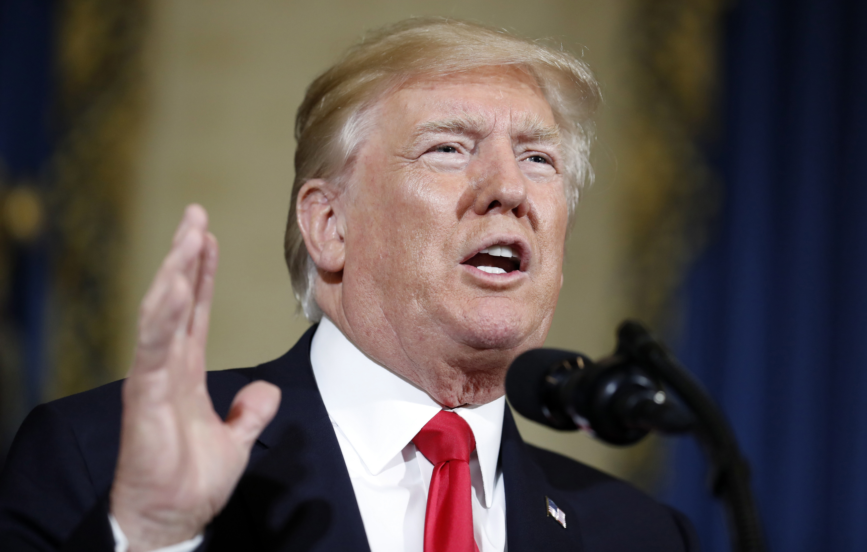 Judge temporarily blocks new Trump rules on birth control