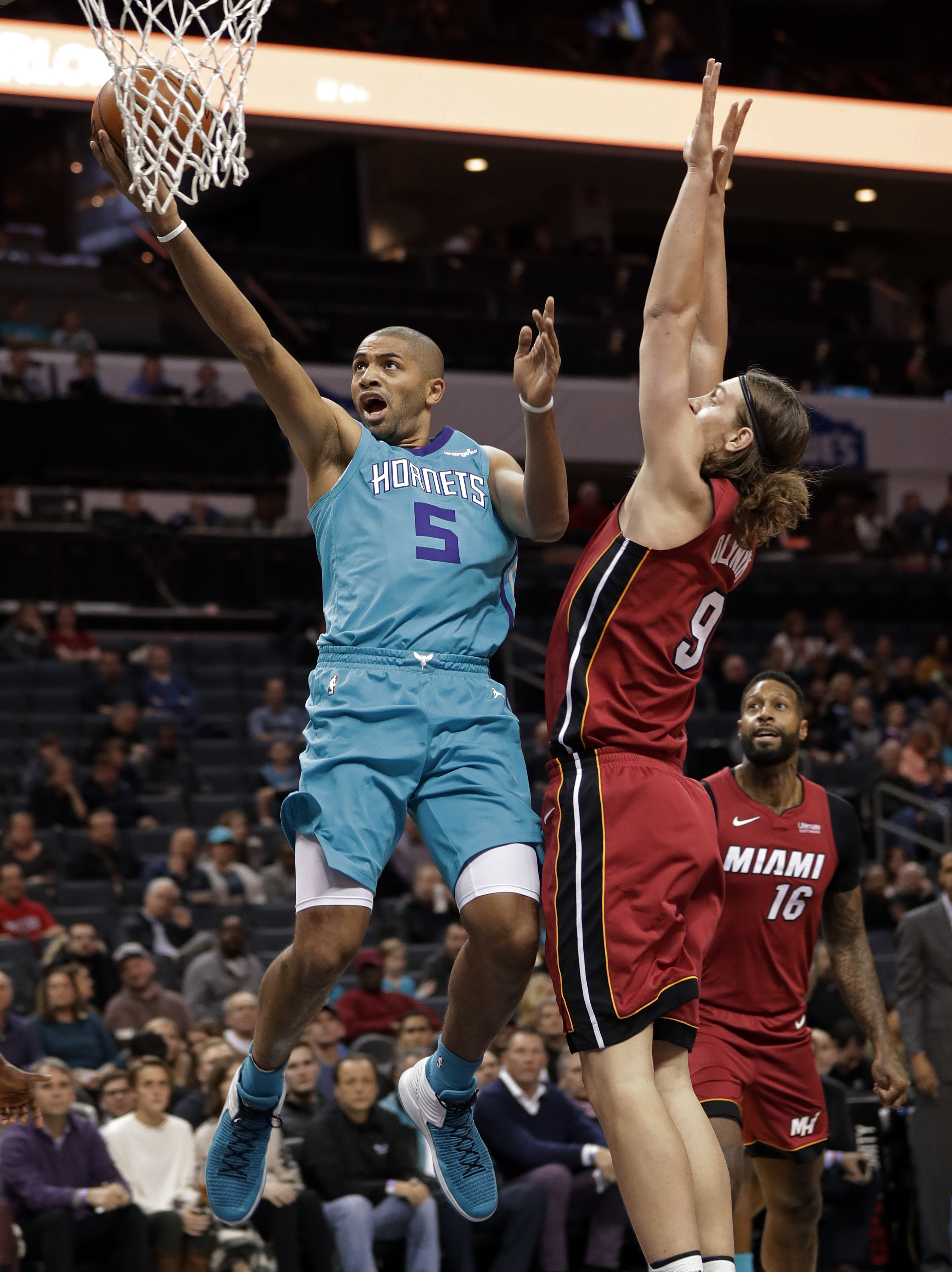 Ellington and Johnson score 16 each in Heat win vs. Hornets