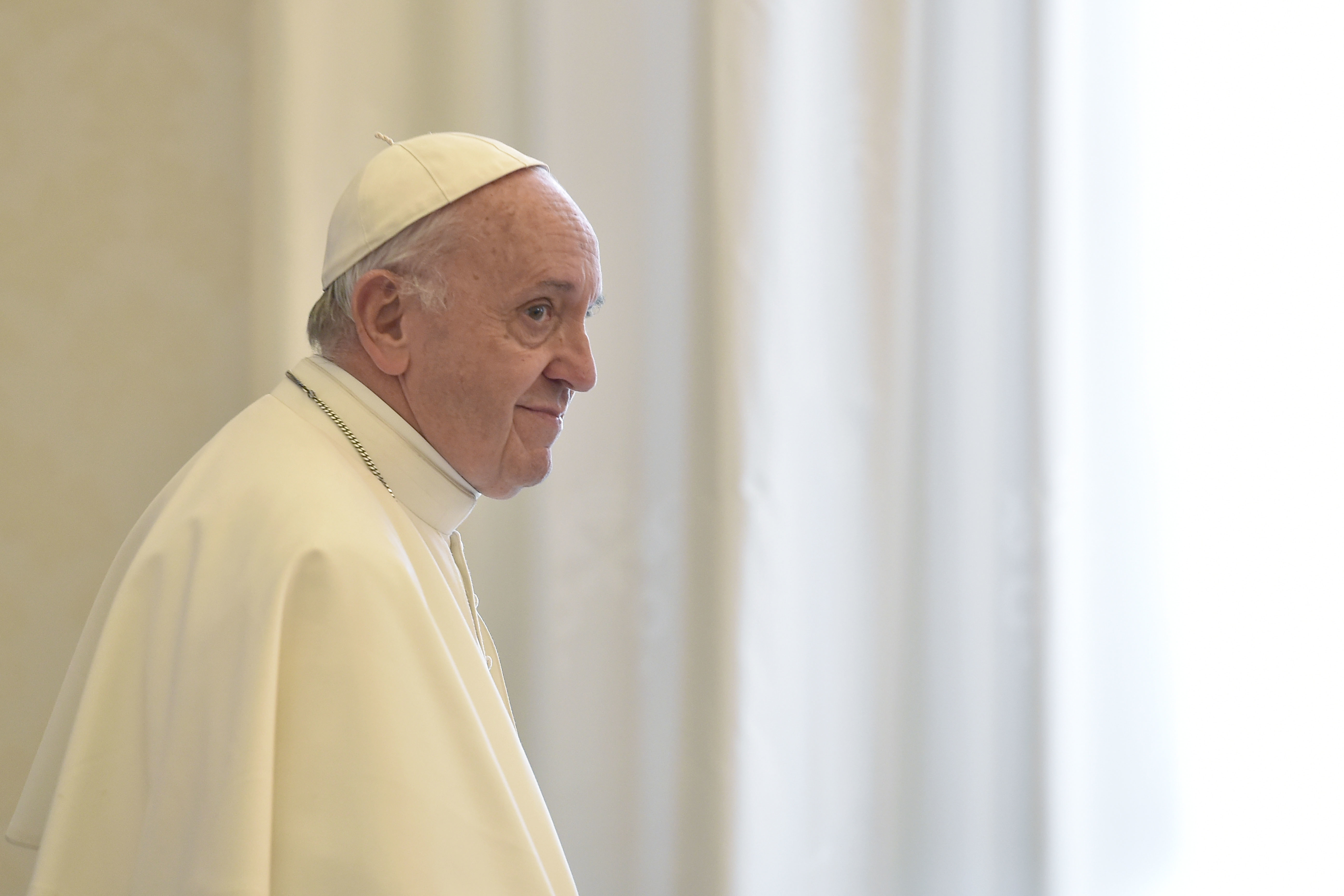 Pope: Media sins by dredging up, sensationalizing old news