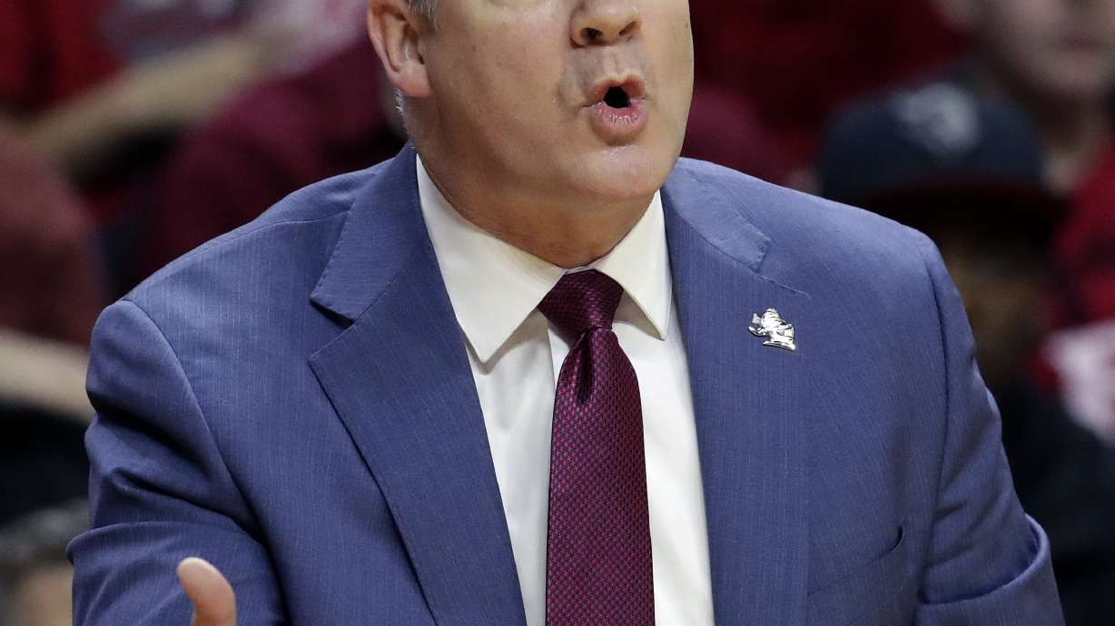 Rutgers, behind Corey Sanders, tops No. 15 Seton Hall 71-65