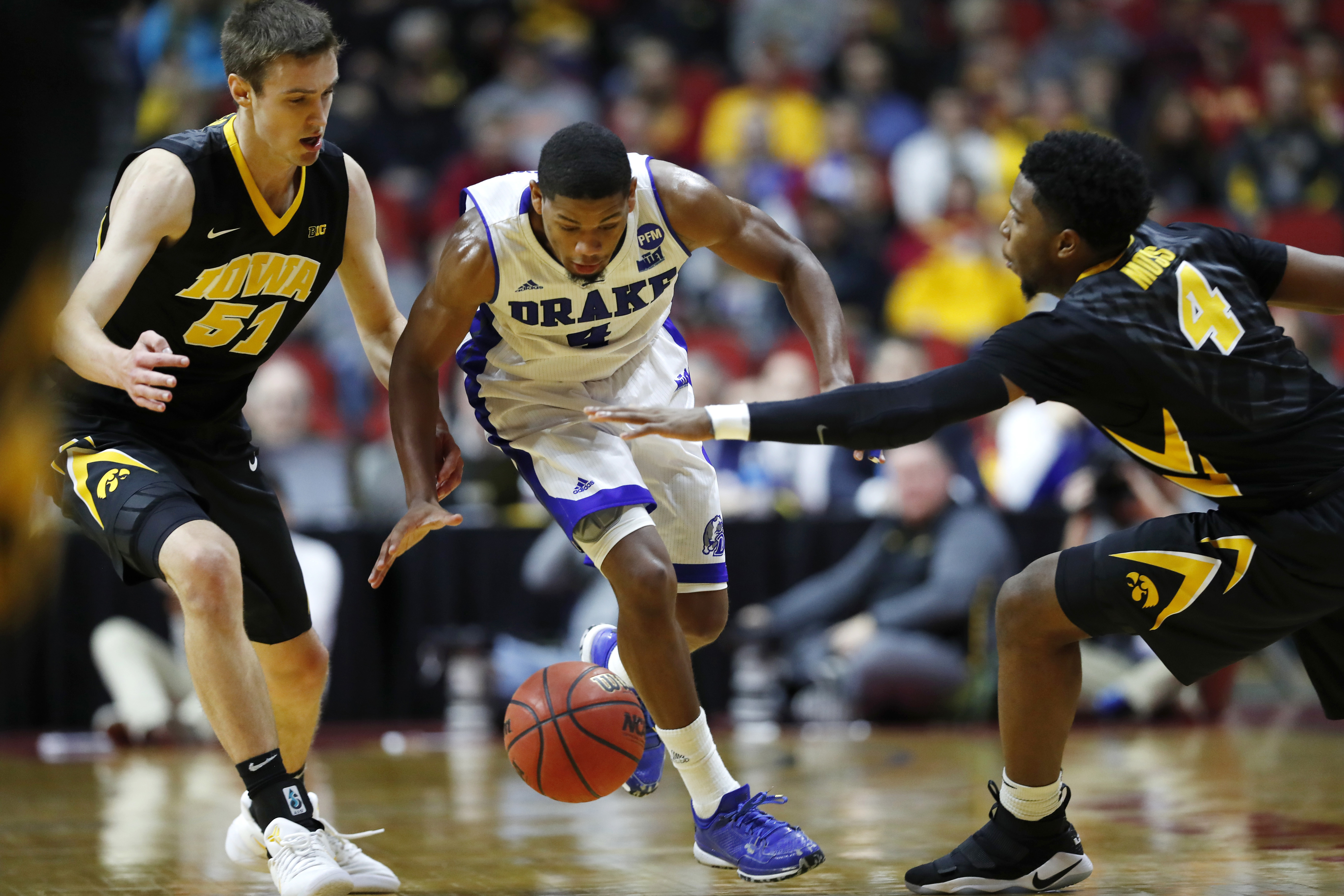 Cook, Hawkeyes cruise past Drake 90-64