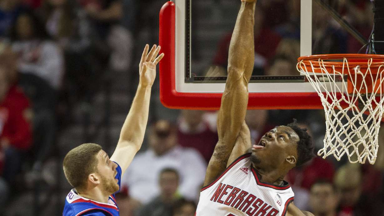 Mykhailiuk's late 3-pointer lifts Kansas over Huskers 73-72