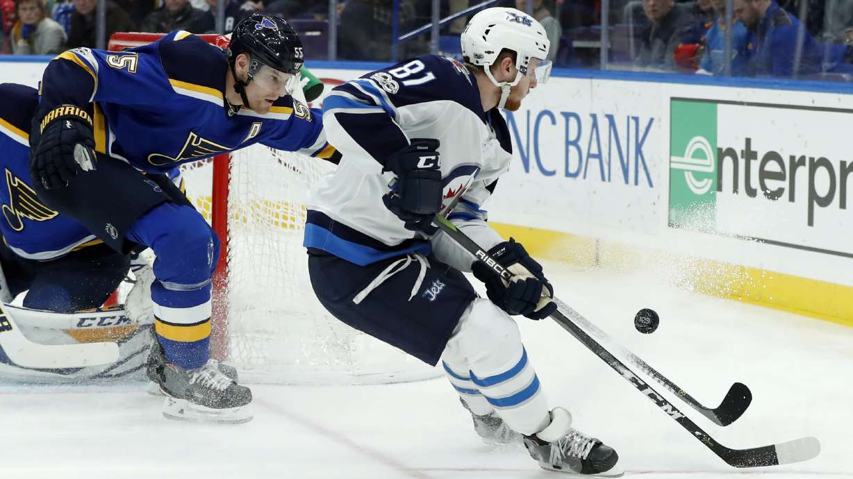 Hutton stops 48 shots for 9th shutout, Blues beat Jets 2-0