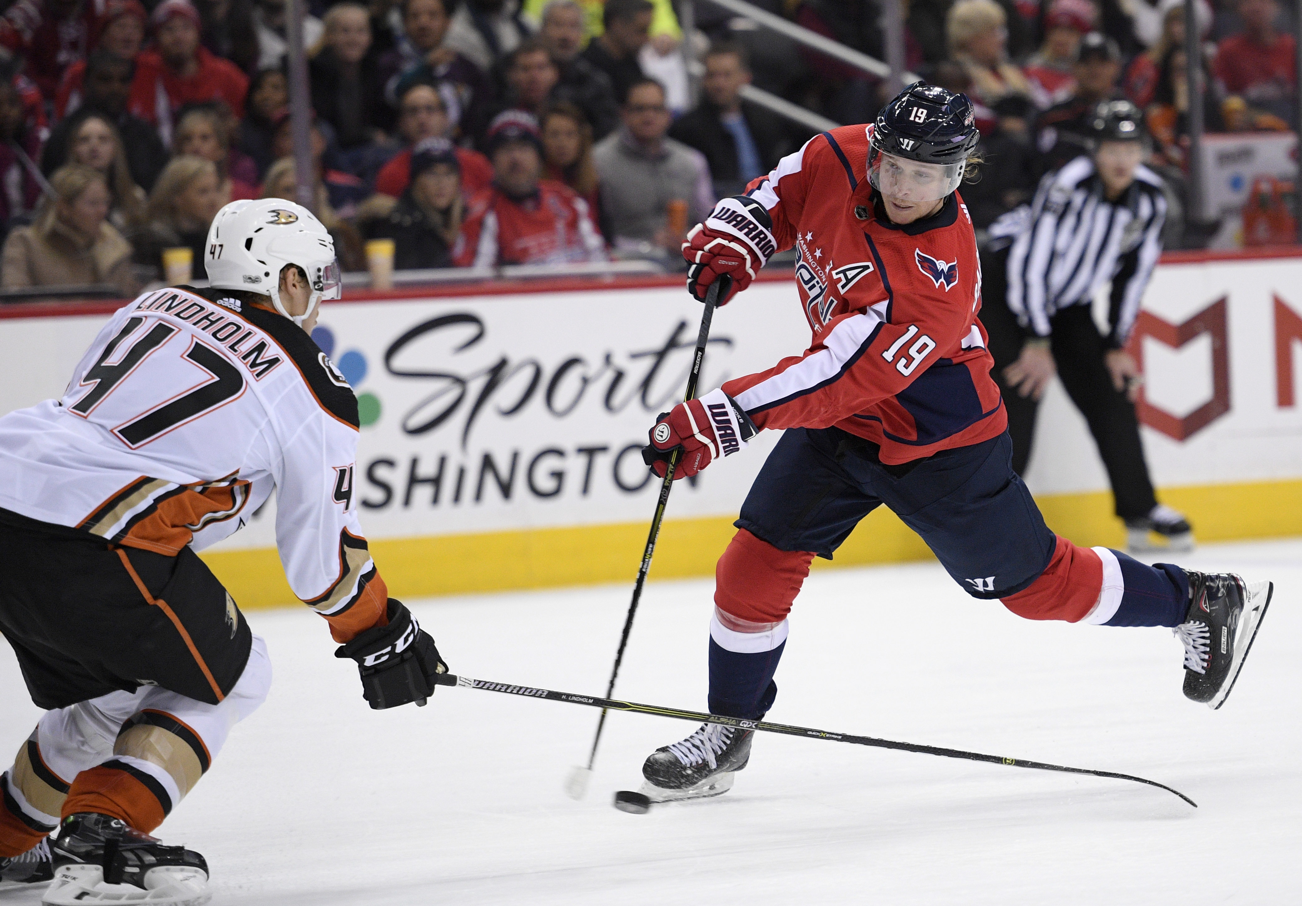 Ovechkin's OT goal lifts Capitals over Ducks 3-2