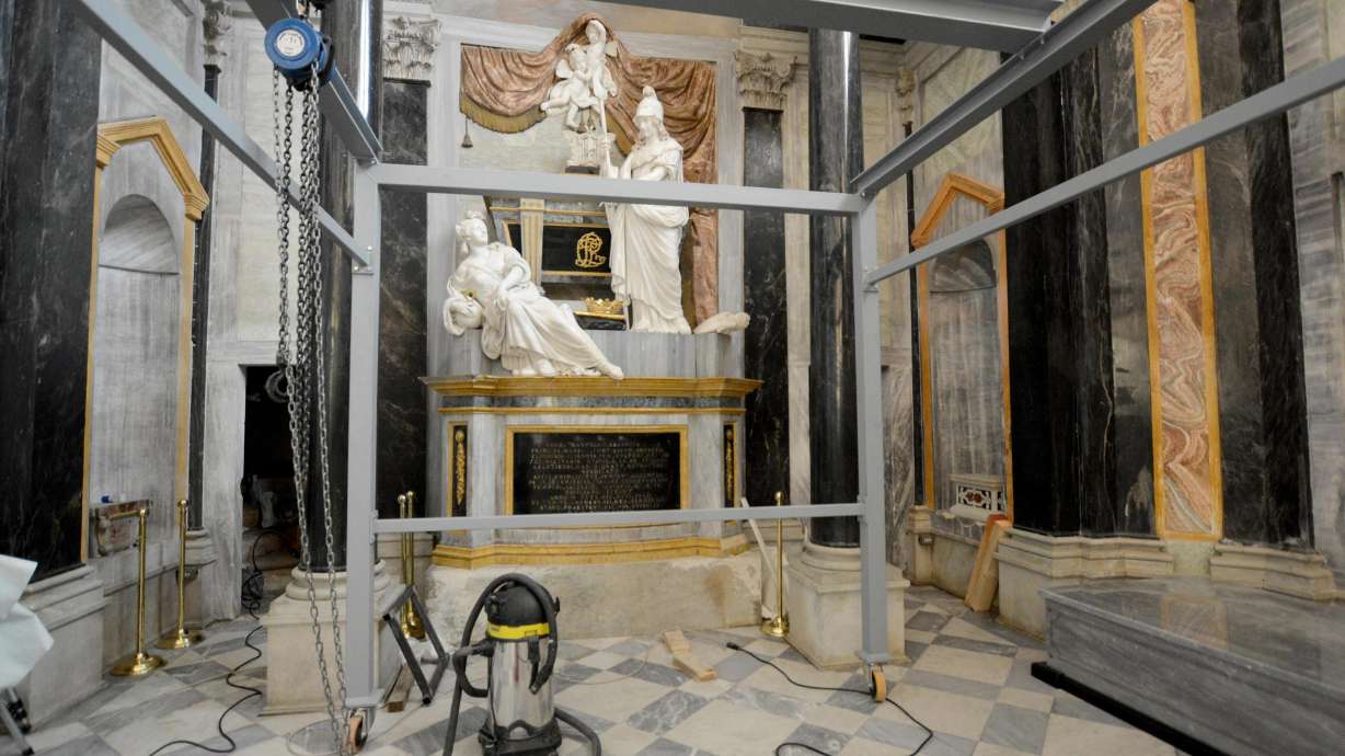 Exiled Italian king's remains repatriated after 70 years