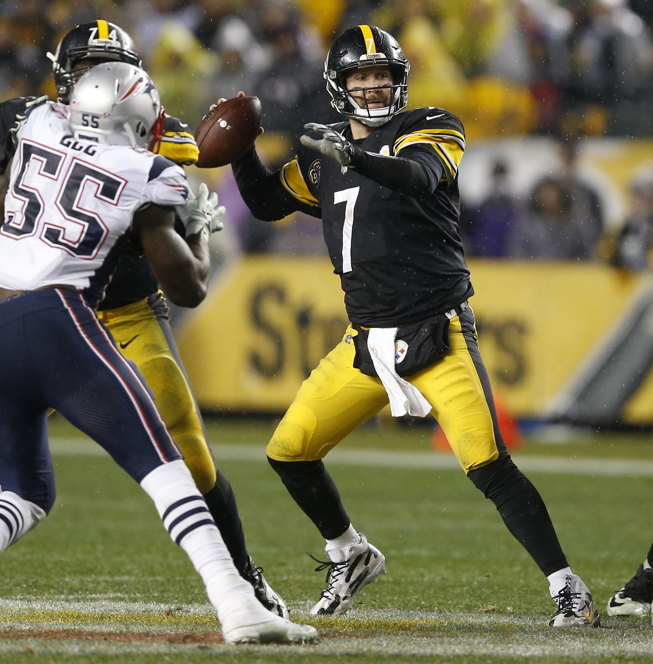 Patriots rally behind Gronkowski, edge Steelers 27-24