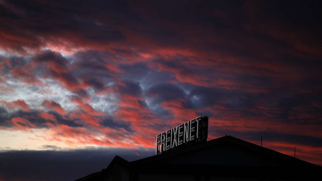 Catalan economy feels the pinch amid bid to split from Spain