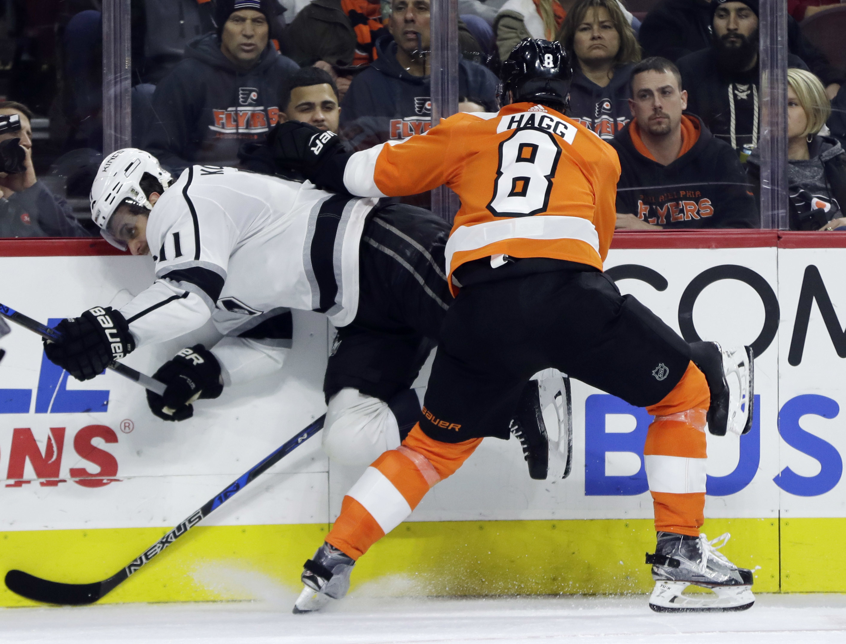 Quick, Kings end Flyers' 6-game win streak with 4-1 victory