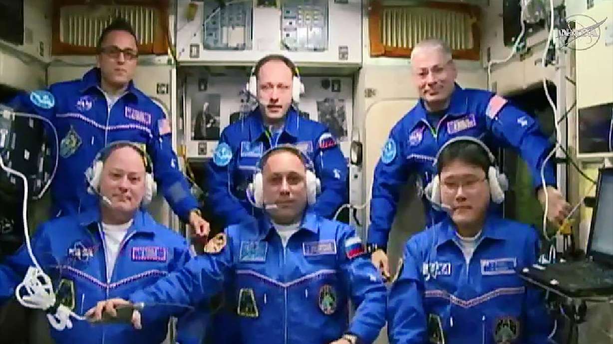 Space station gets 3 new astronauts, making full house again