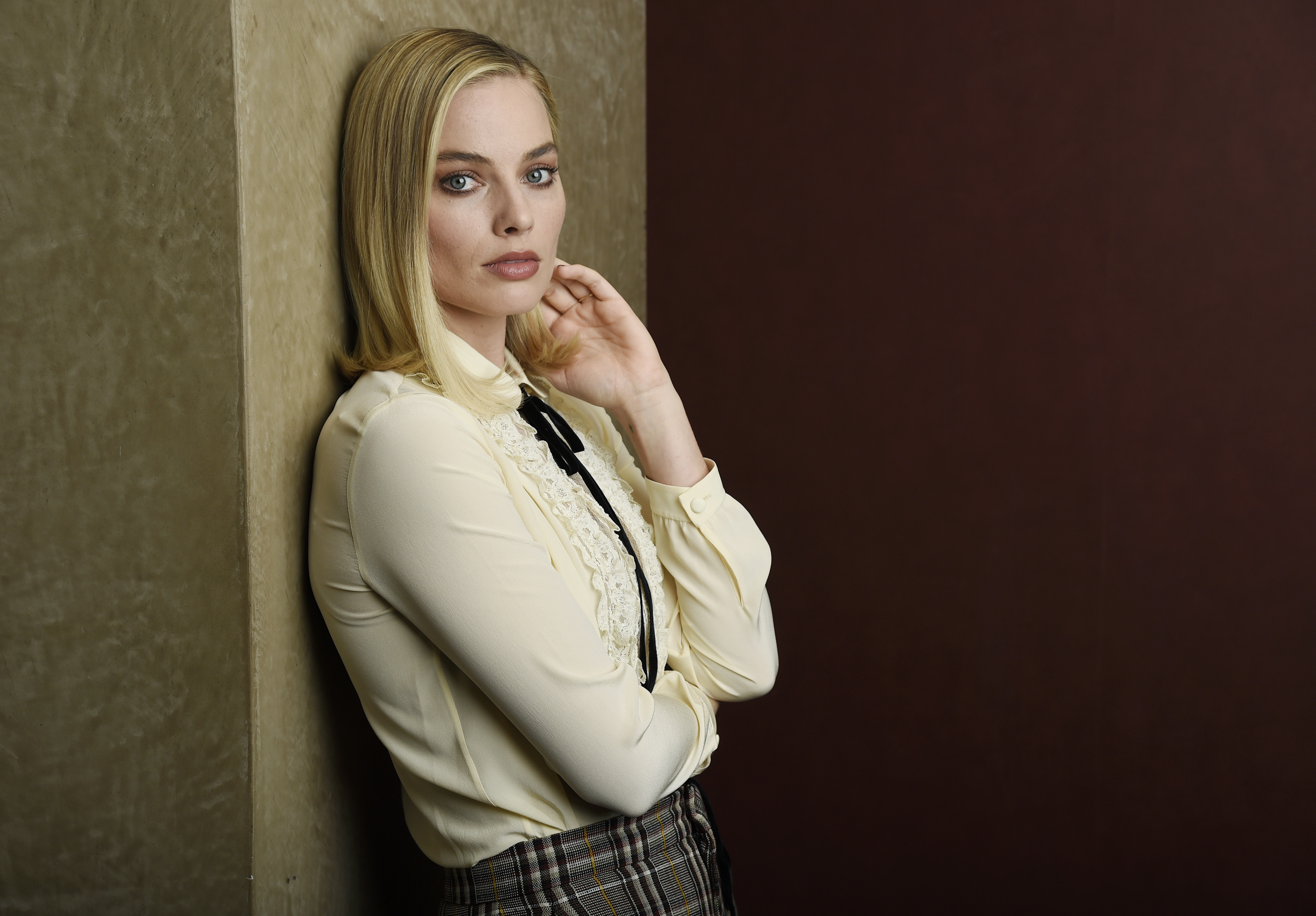 Margot Robbie plans to return to ice rink for Christmas