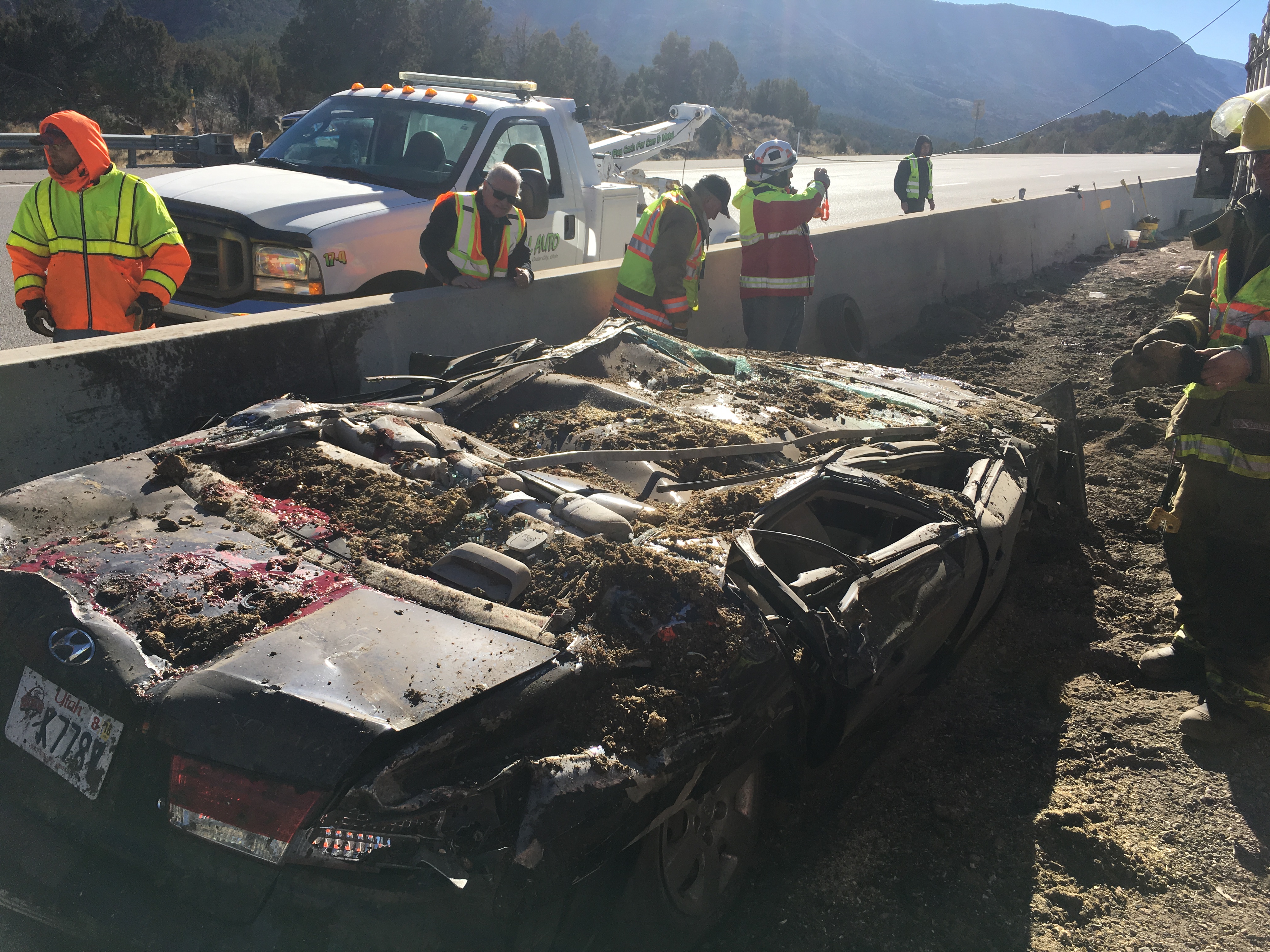 Semitruck carrying cattle smashes car in southern Utah