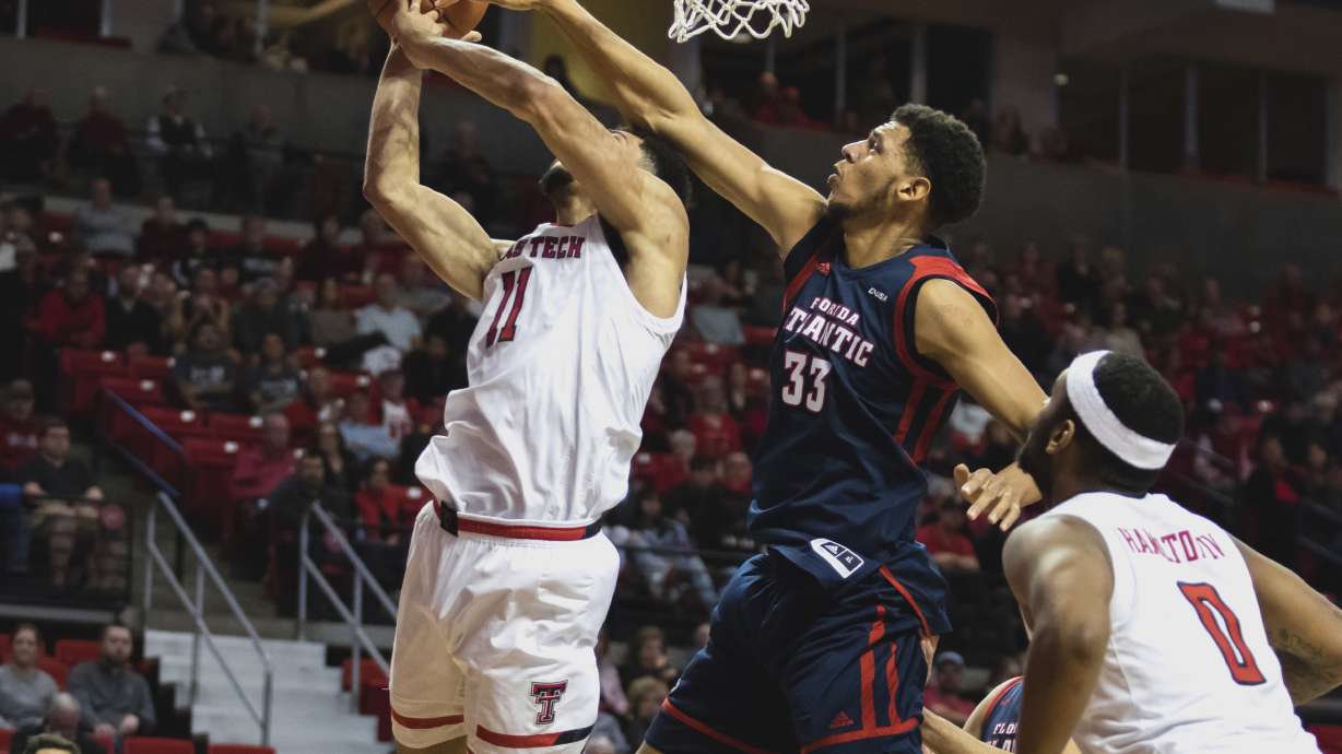 Texas Tech blows out Fla Atlantic in 2nd half of 90-54 win