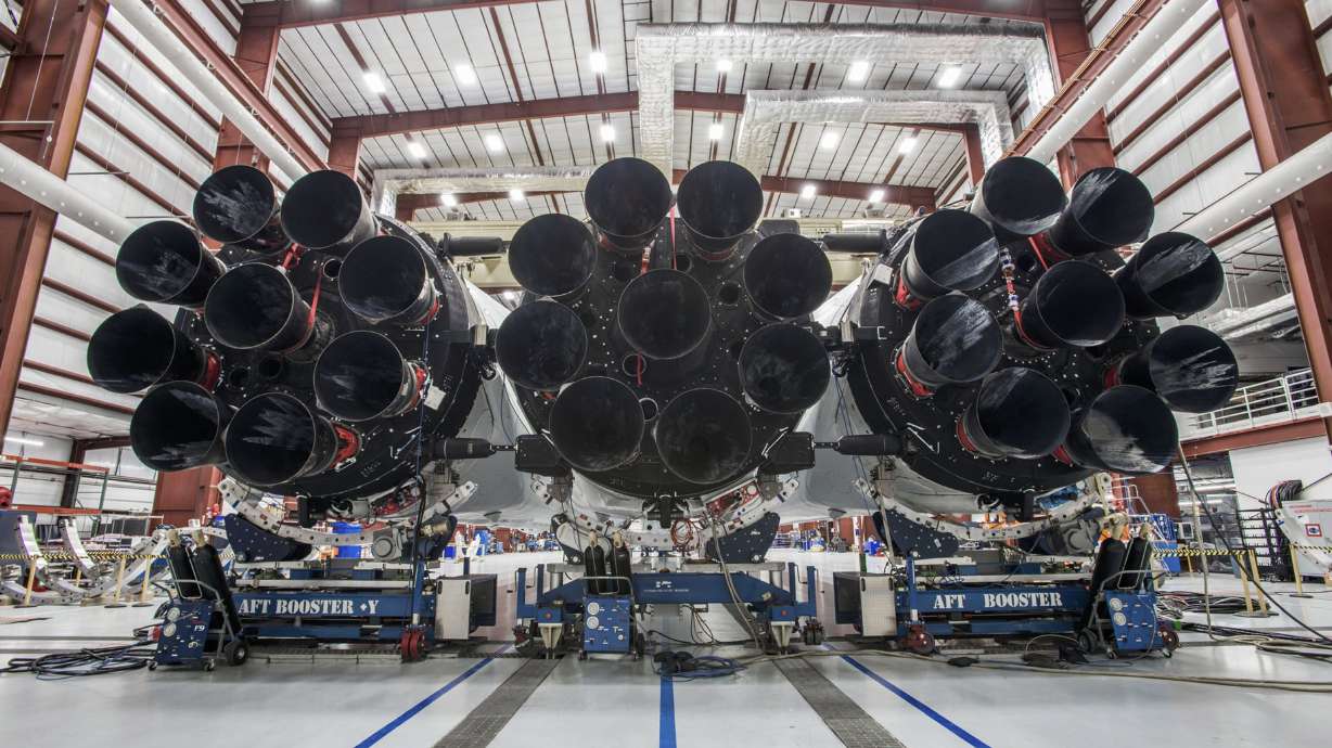SpaceX unveils new Falcon Heavy rocket before January launch