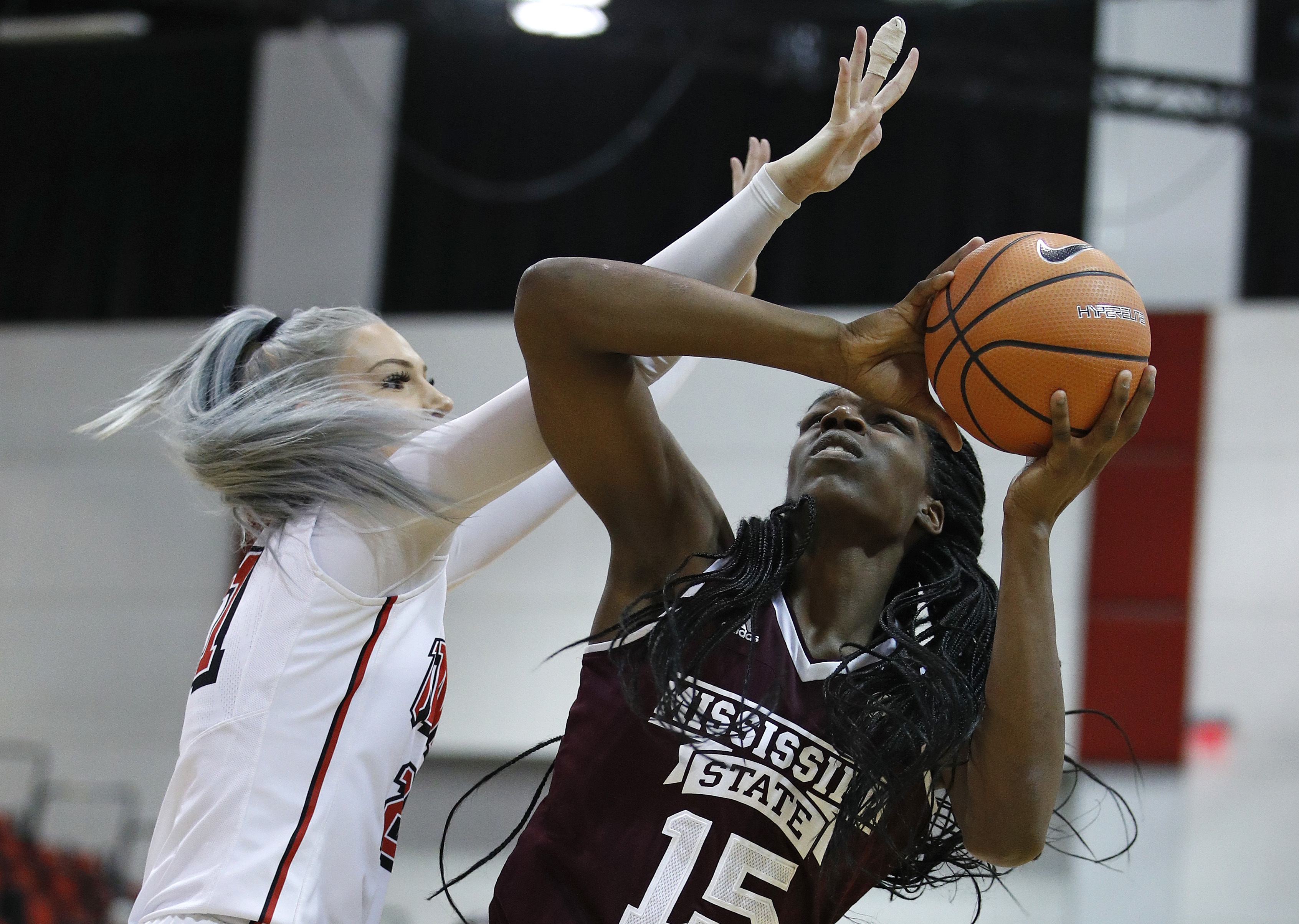 McCowan scores 31 points, No. 5 Mississippi State routs UNLV