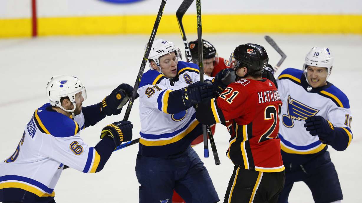 Dougie Hamilton breaks tie in 3rd, Flames beat Blues 2-1