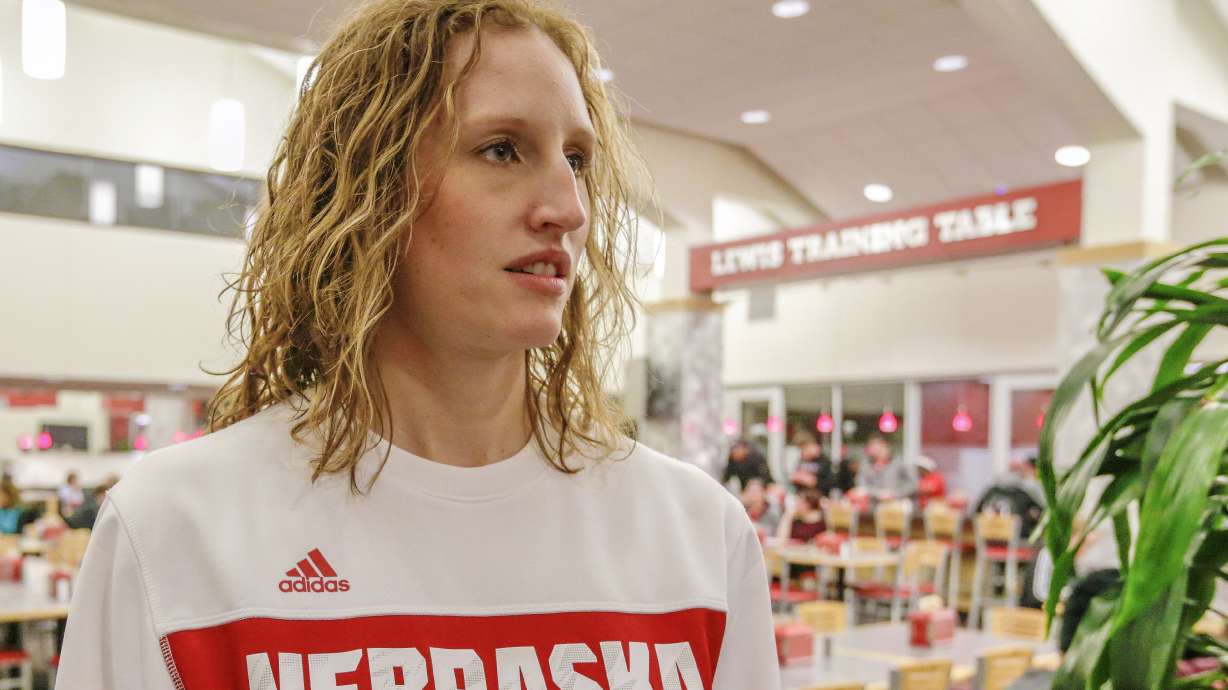 Fine dining or fast food? Eating's better in Power Five