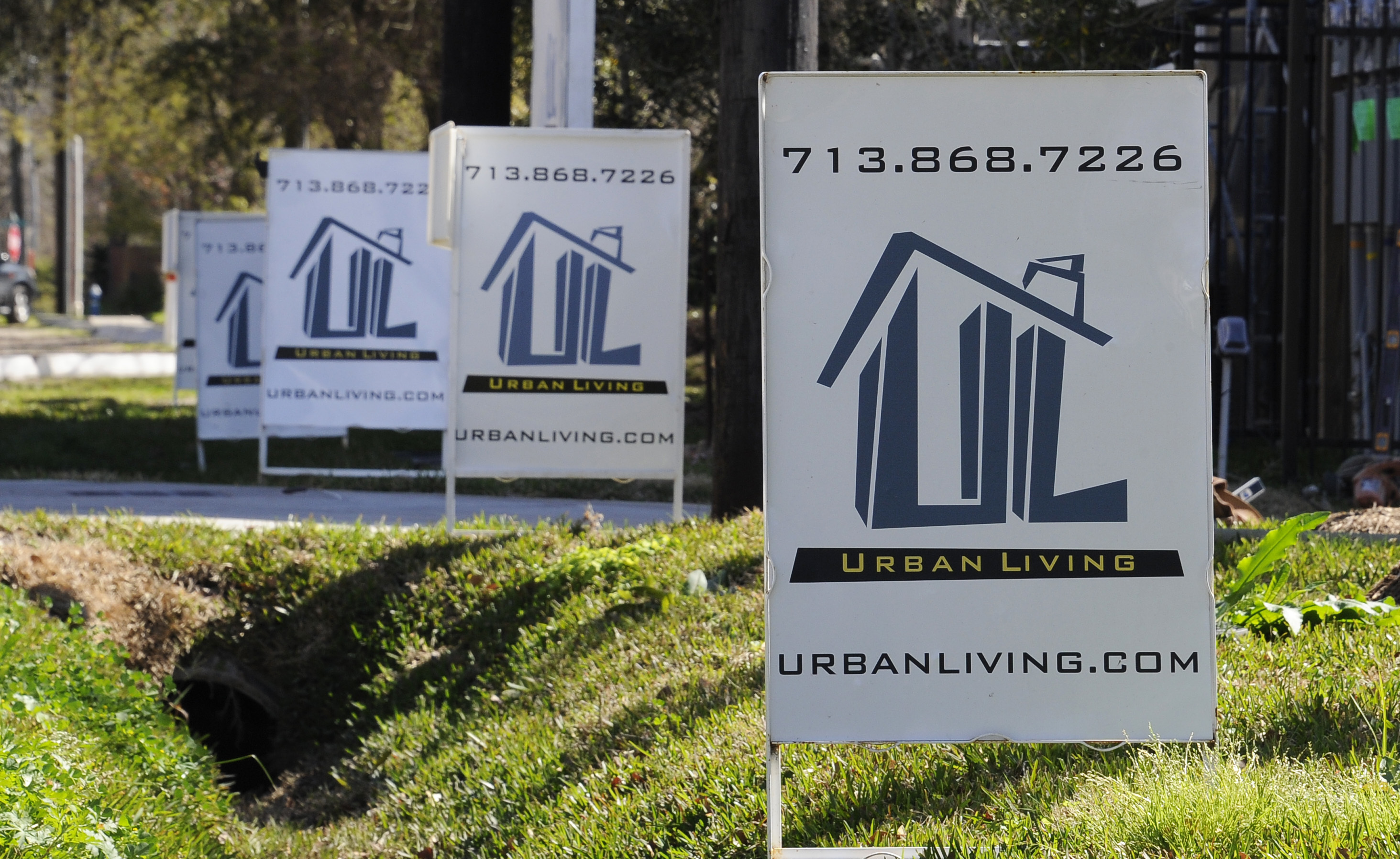 Long-term US mortgage rates blip higher this week