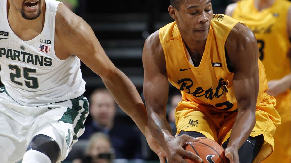 No. 2 Michigan St wins 11th straight, tops Long Beach 102-60