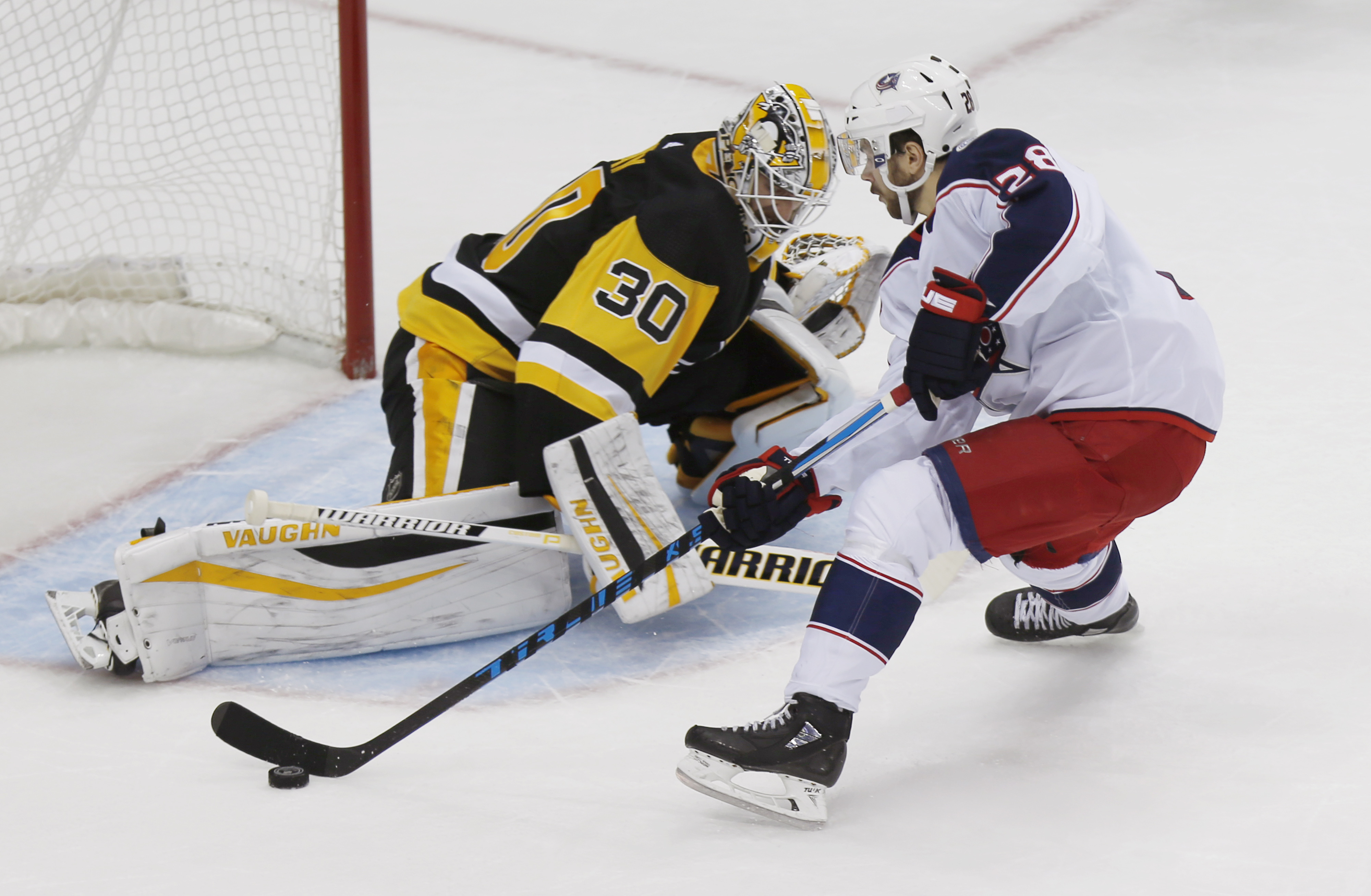 Letang gets winning goal in shootout, Pens top Blue Jackets