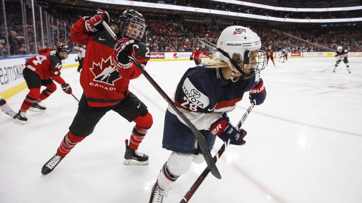Team Canada unveils Olympic team roster in women's hockey