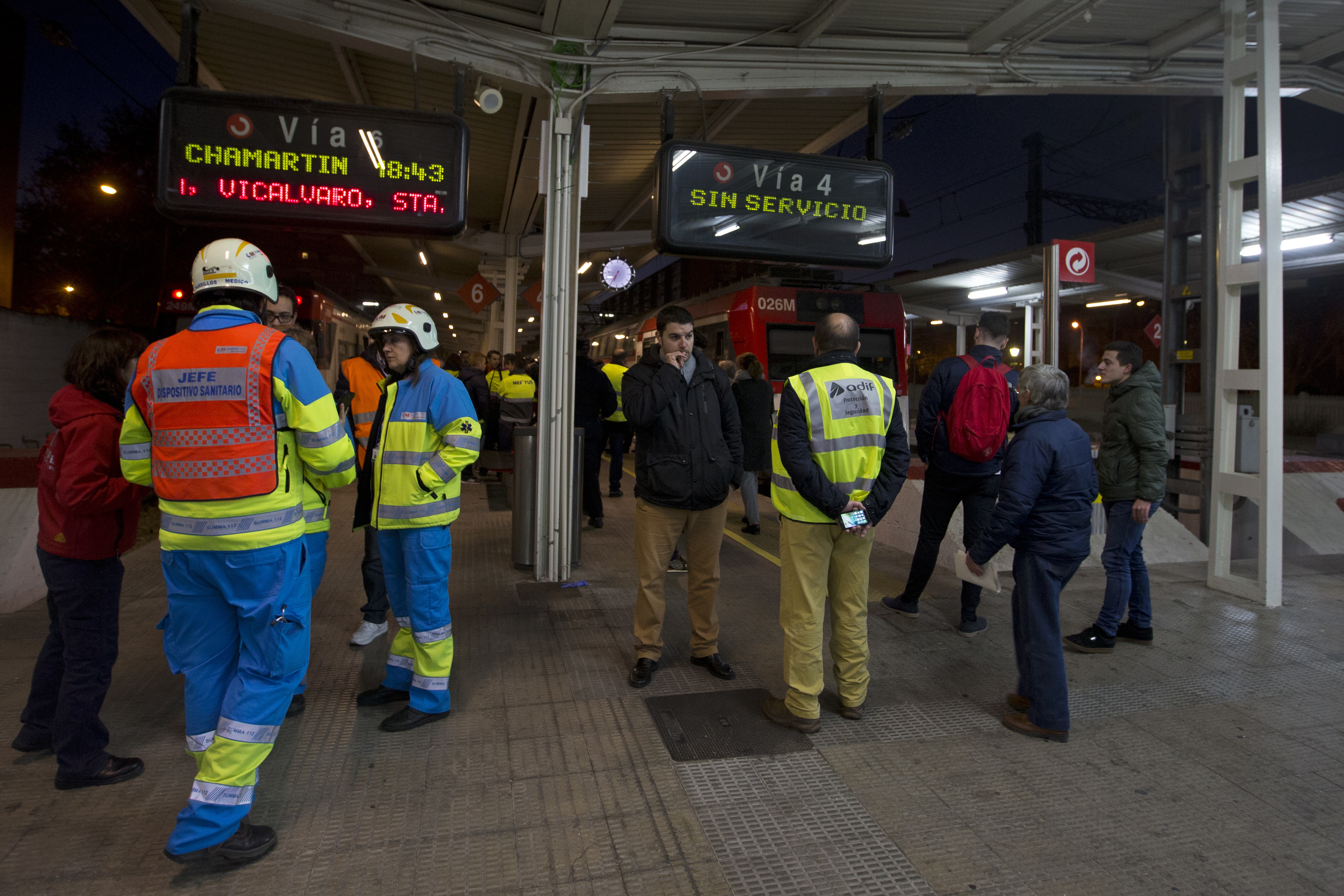 2 seriously injured in commuter train crash in Spain