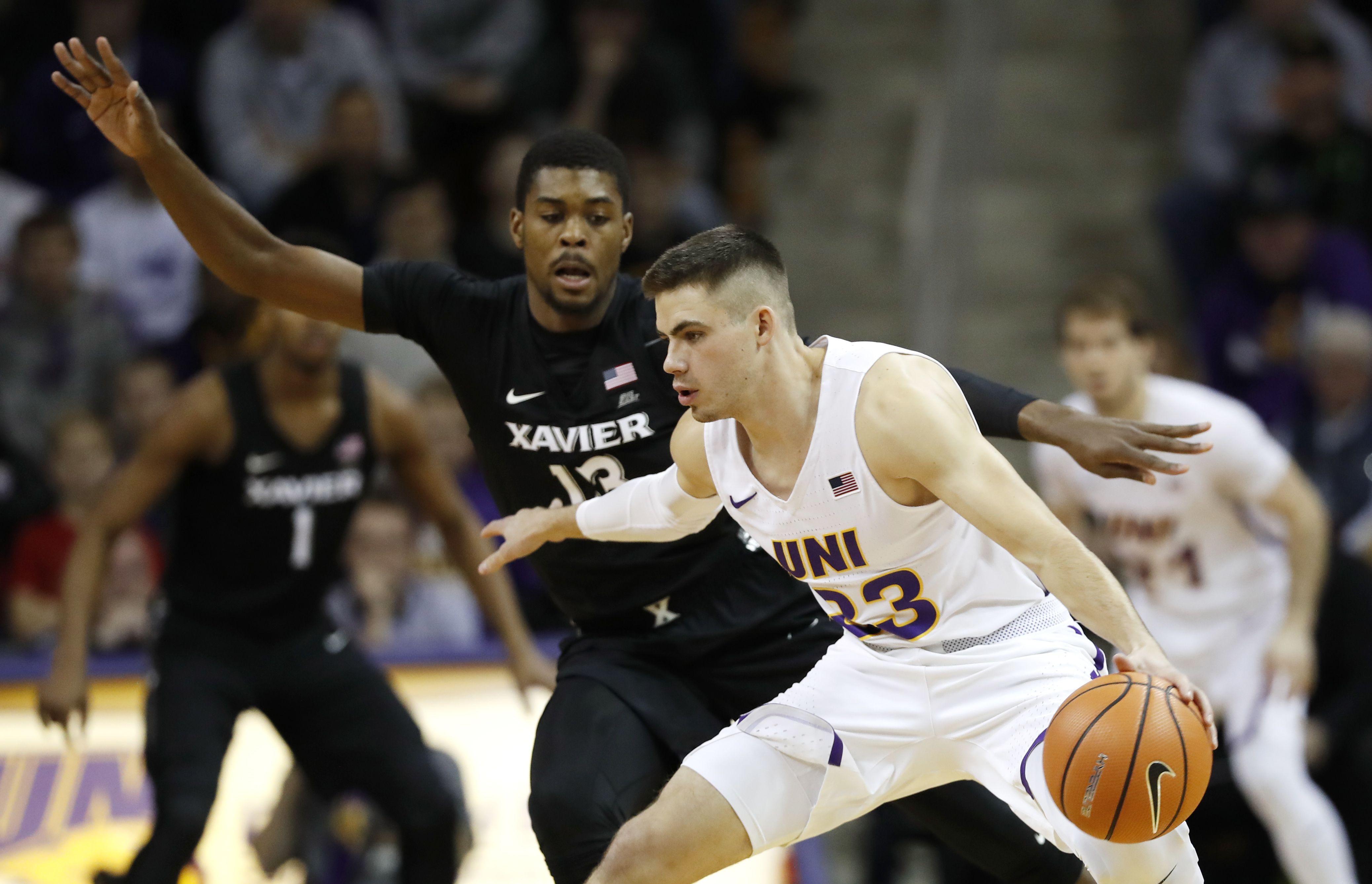No. 9 Xavier holds off Northern Iowa 77-67