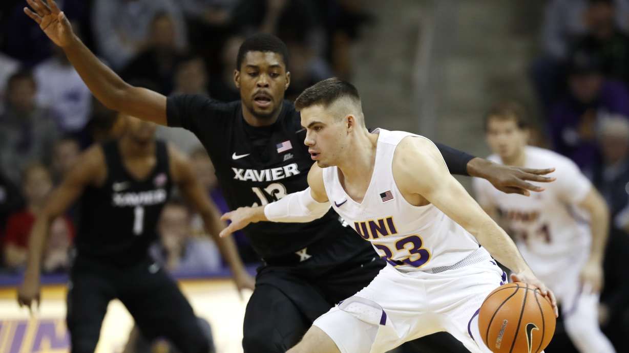No. 9 Xavier holds off Northern Iowa 77-67