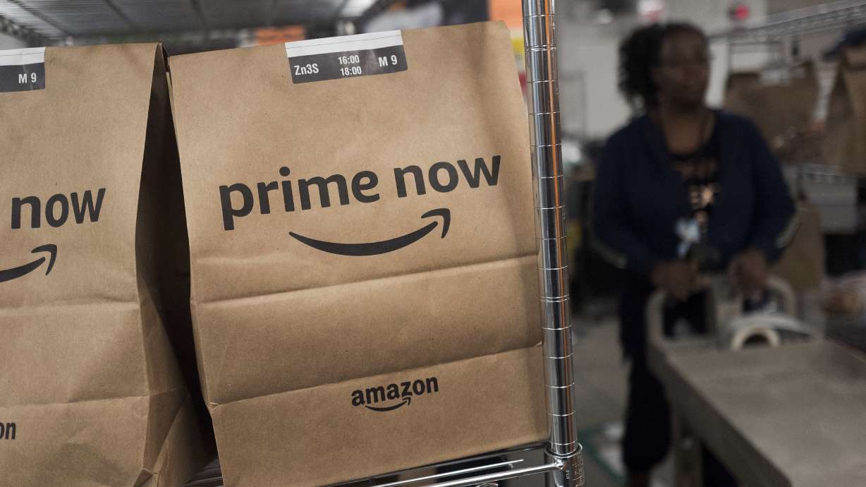 Gift wrap or tape in 1 hour: How Amazon aids procrastinators