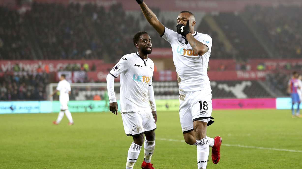Britton earns 1st point as Swansea, Palace draw 1-1