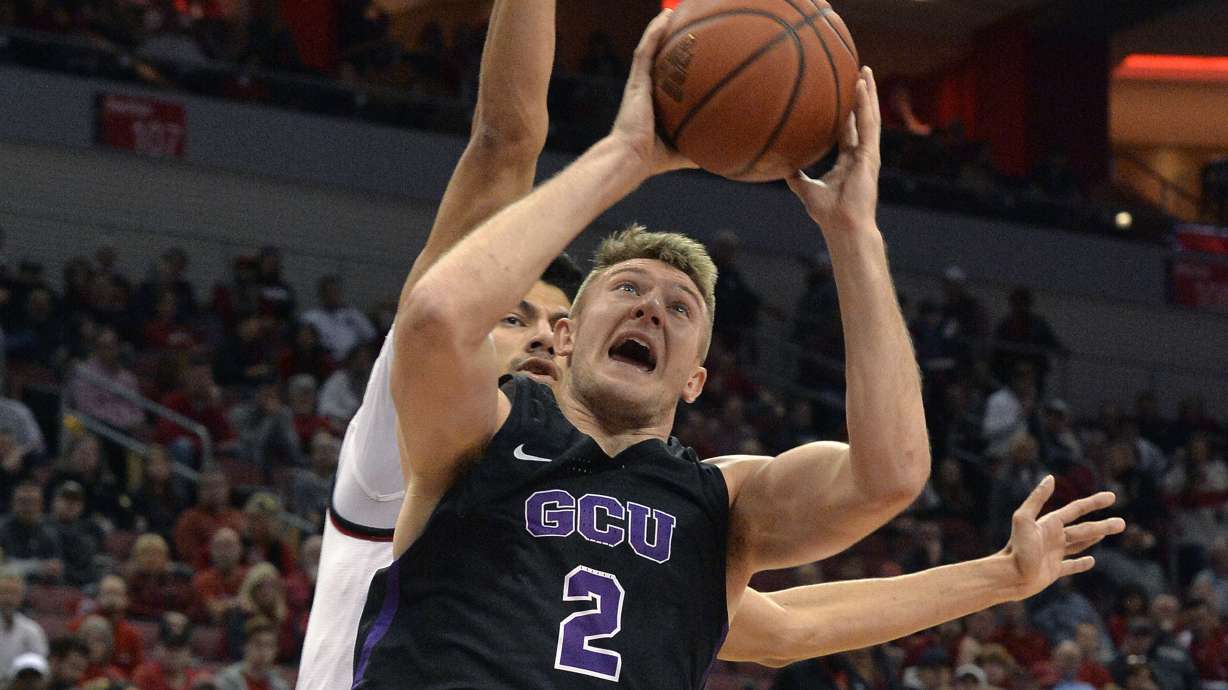 Spalding's double-double leads Louisville past Grand Canyon