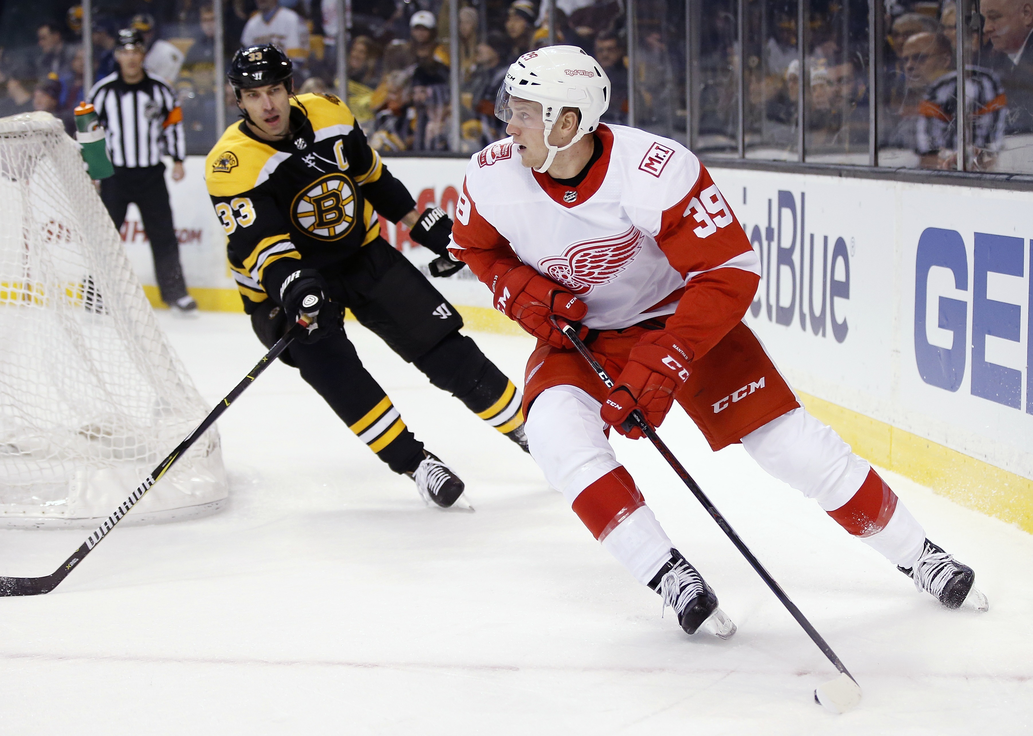 Bergeron scores 2 for Bruins in 3-1 win over Red Wings