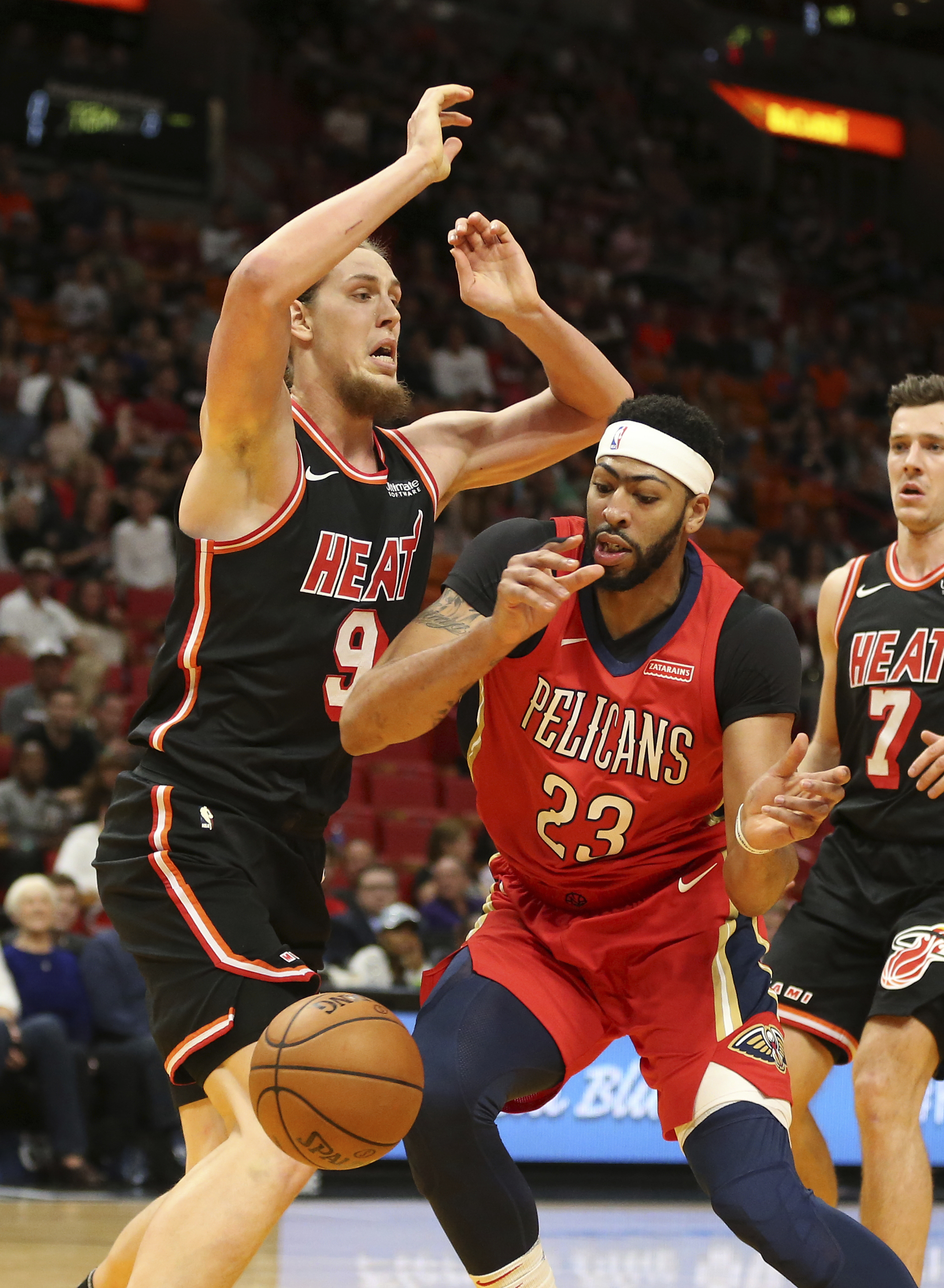 Pelicans pull away after halftime, top Heat 109-94