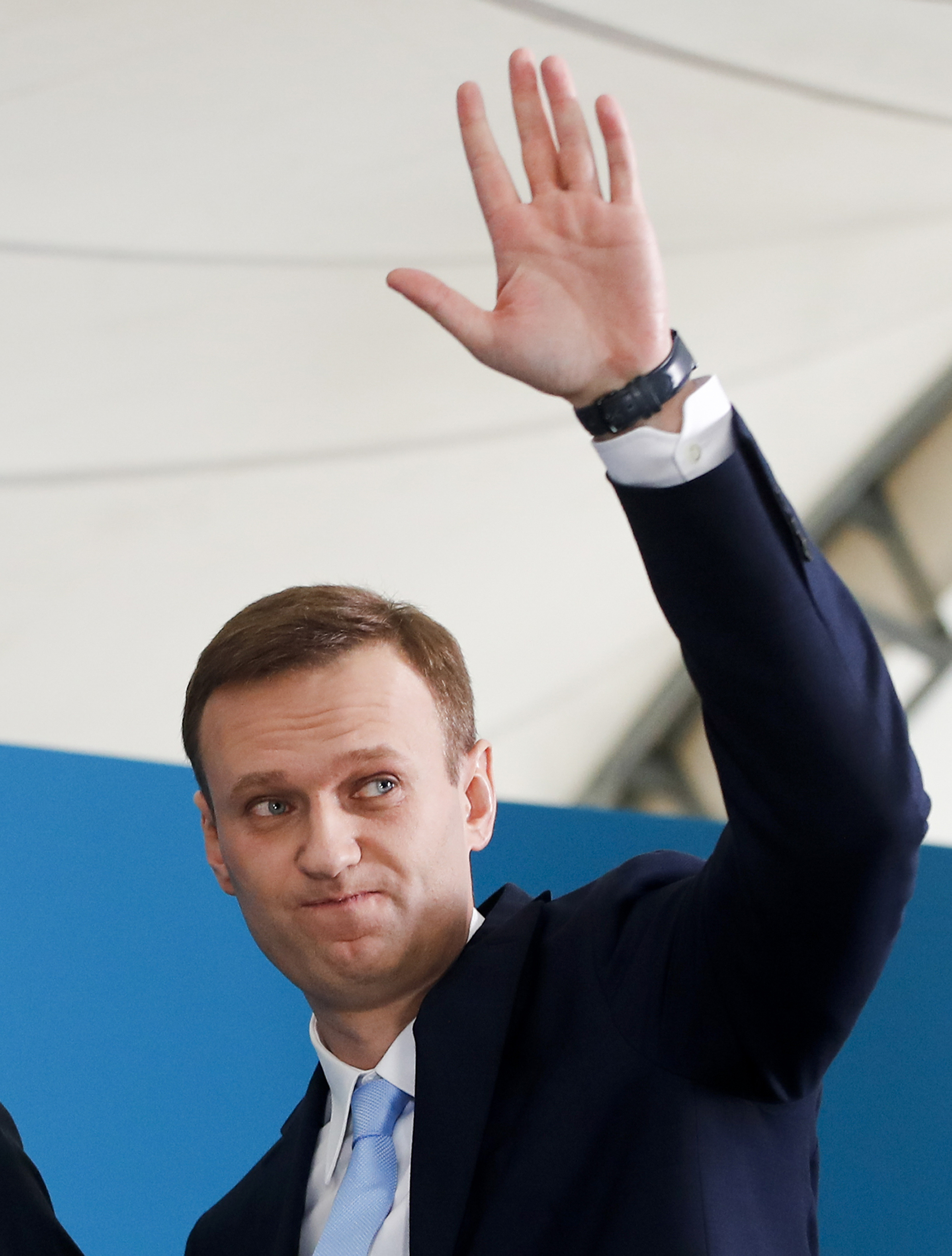 Putin foe clears first step in bid for Russian presidency