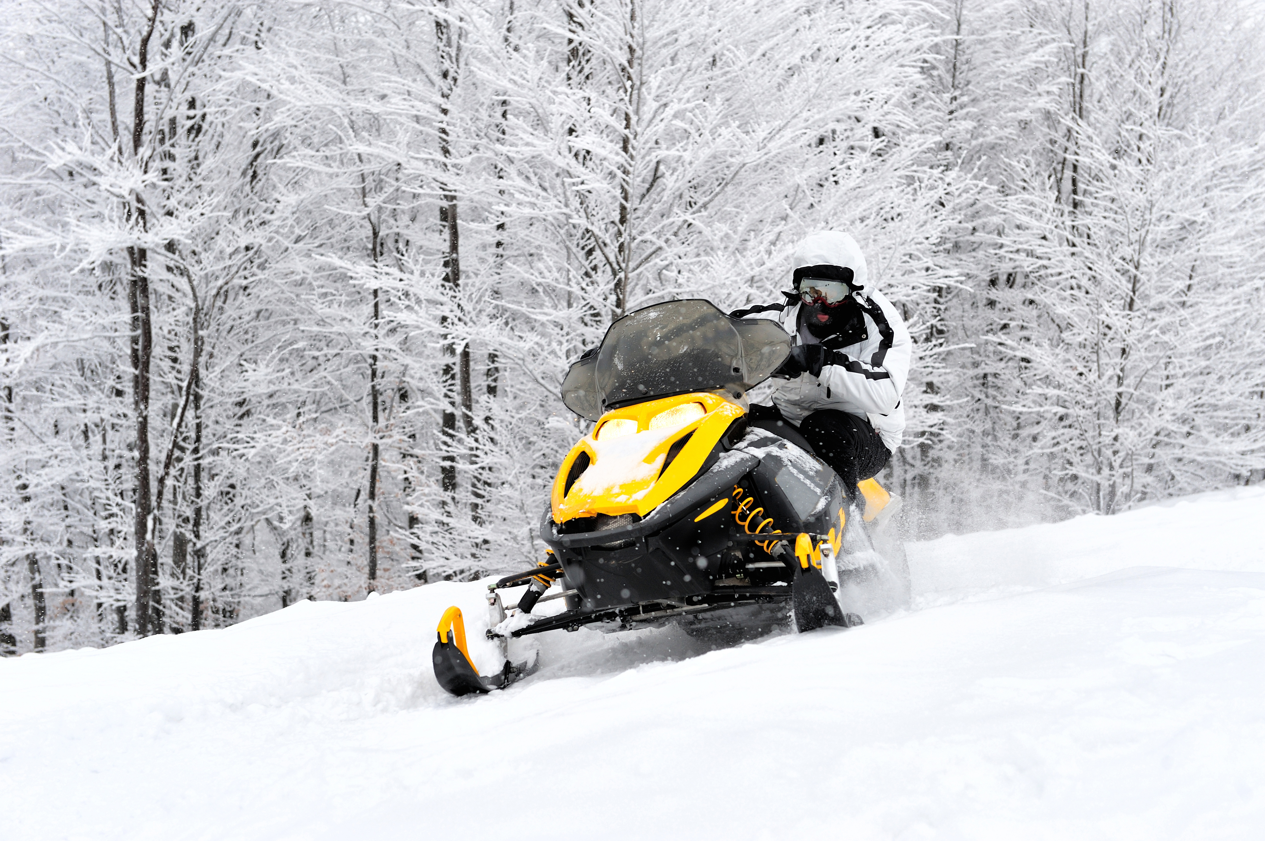Agency pulls some Idaho, Wyoming snowmobile maps after suit