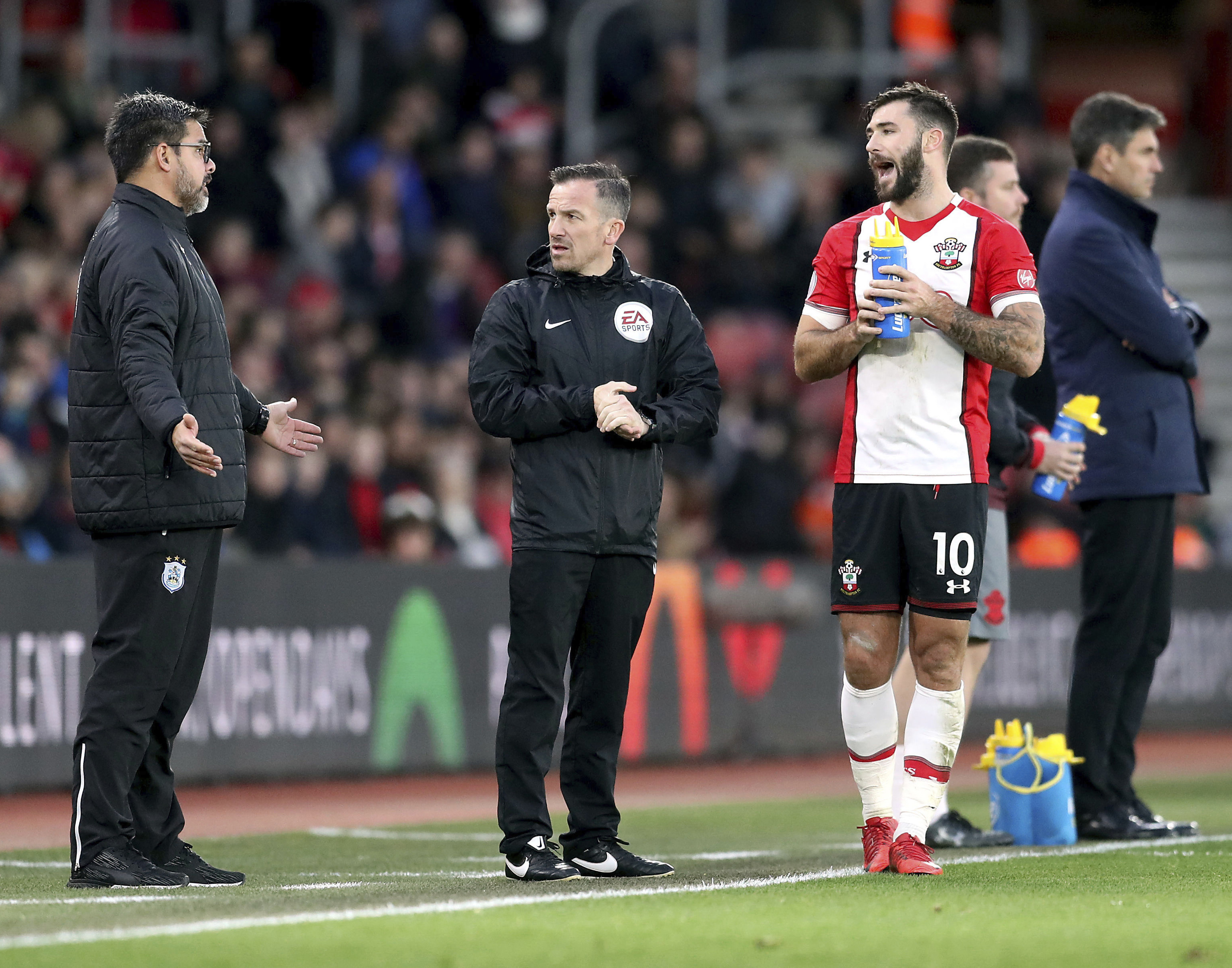 Charlie Austin banned for 3 games after kicking goalkeeper