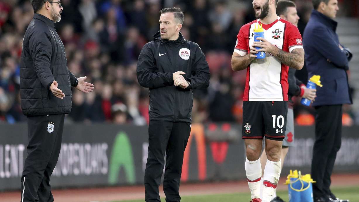 Charlie Austin banned for 3 games after kicking goalkeeper