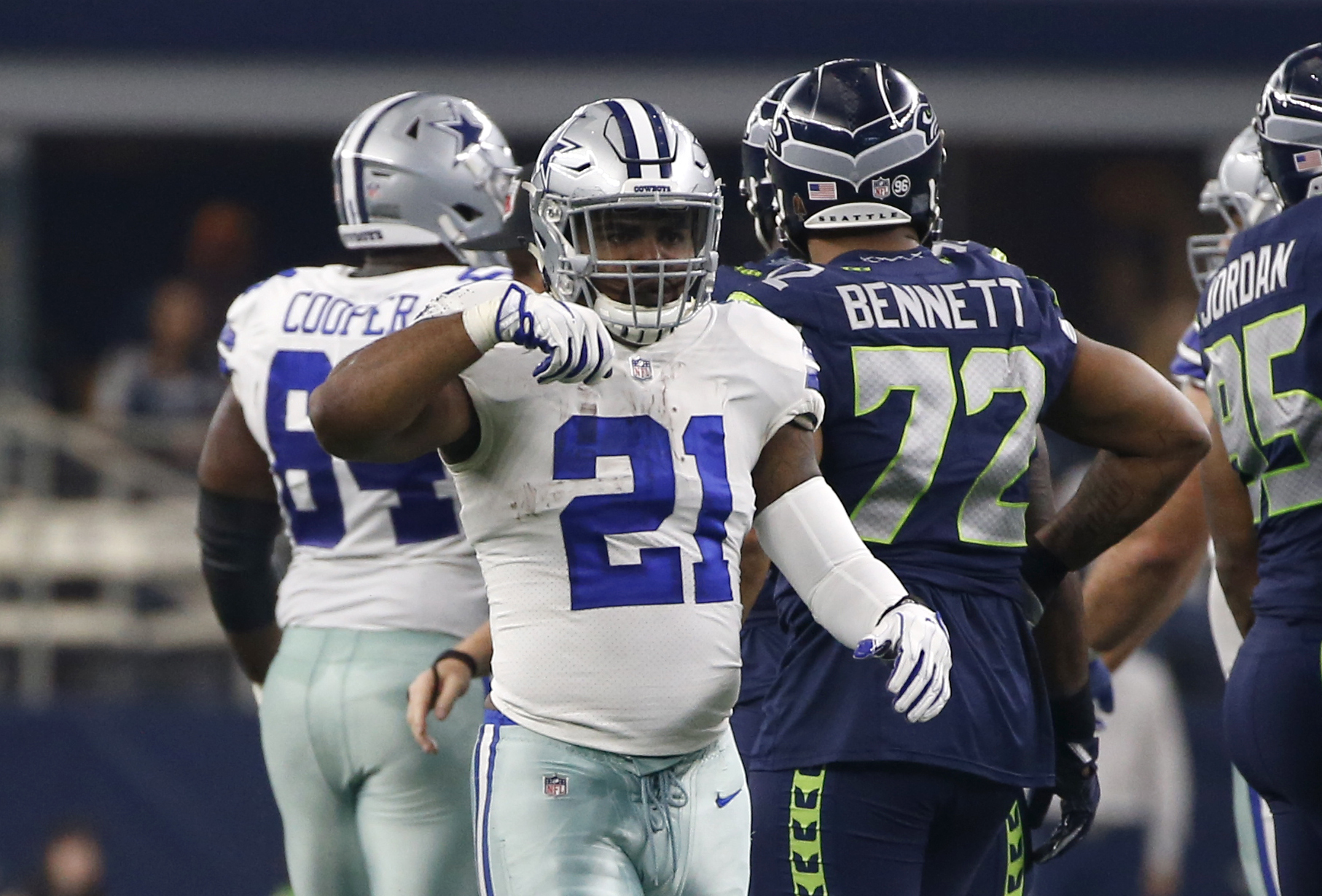 Prescott sees humbling side of NFL, bright Cowboys future