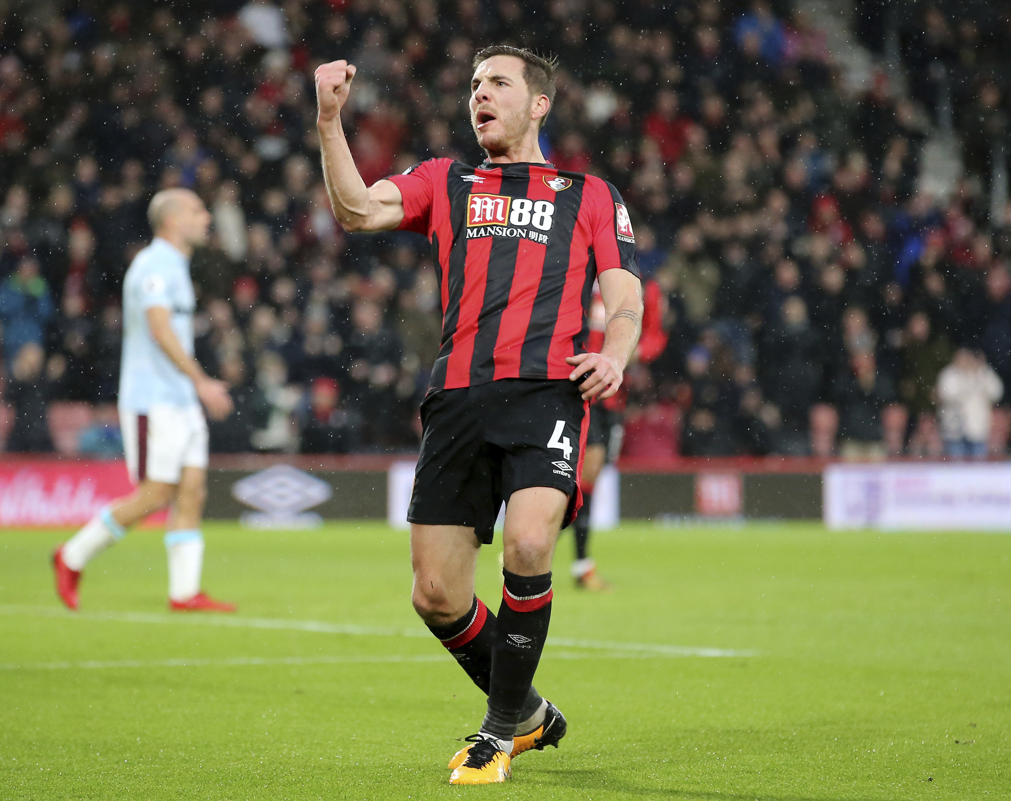 Mourinho moans after draw with Burnley; Kane breaks records