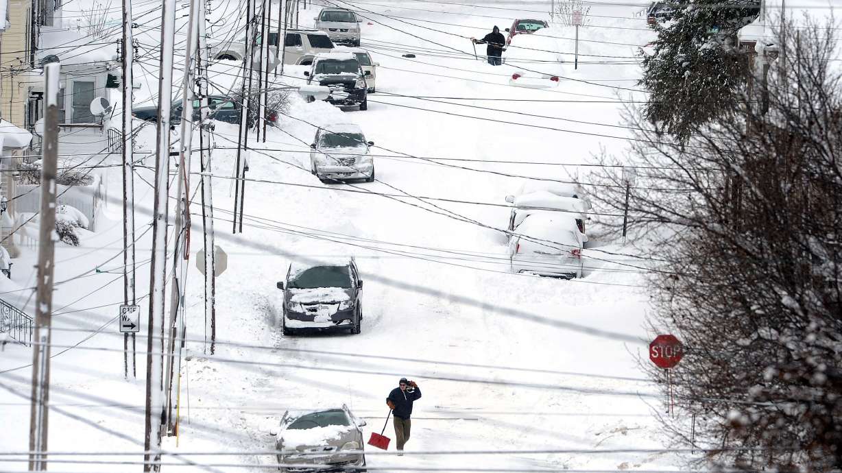 Christmas storm brings record snow to Erie, Pennsylvania