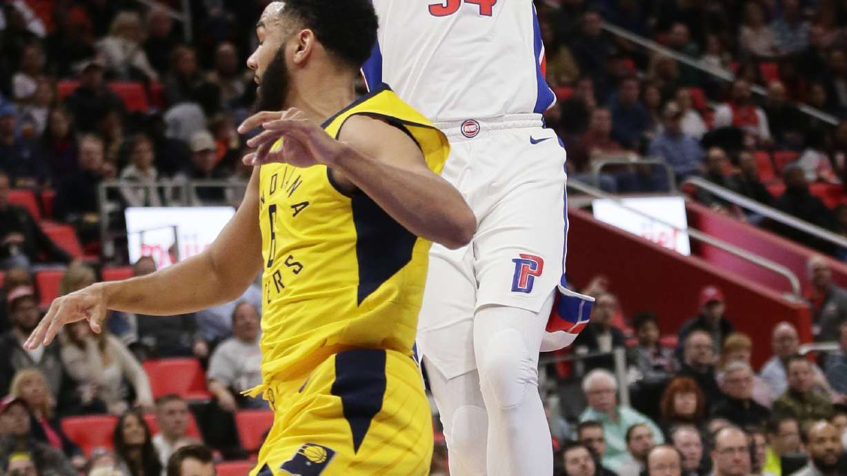 Harris scores 30 as Pistons crush Pacers