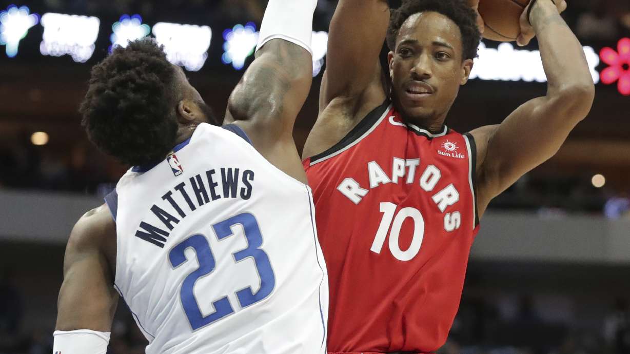 Barea, Mavs end another Raptors 6-game streak with 98-93 win
