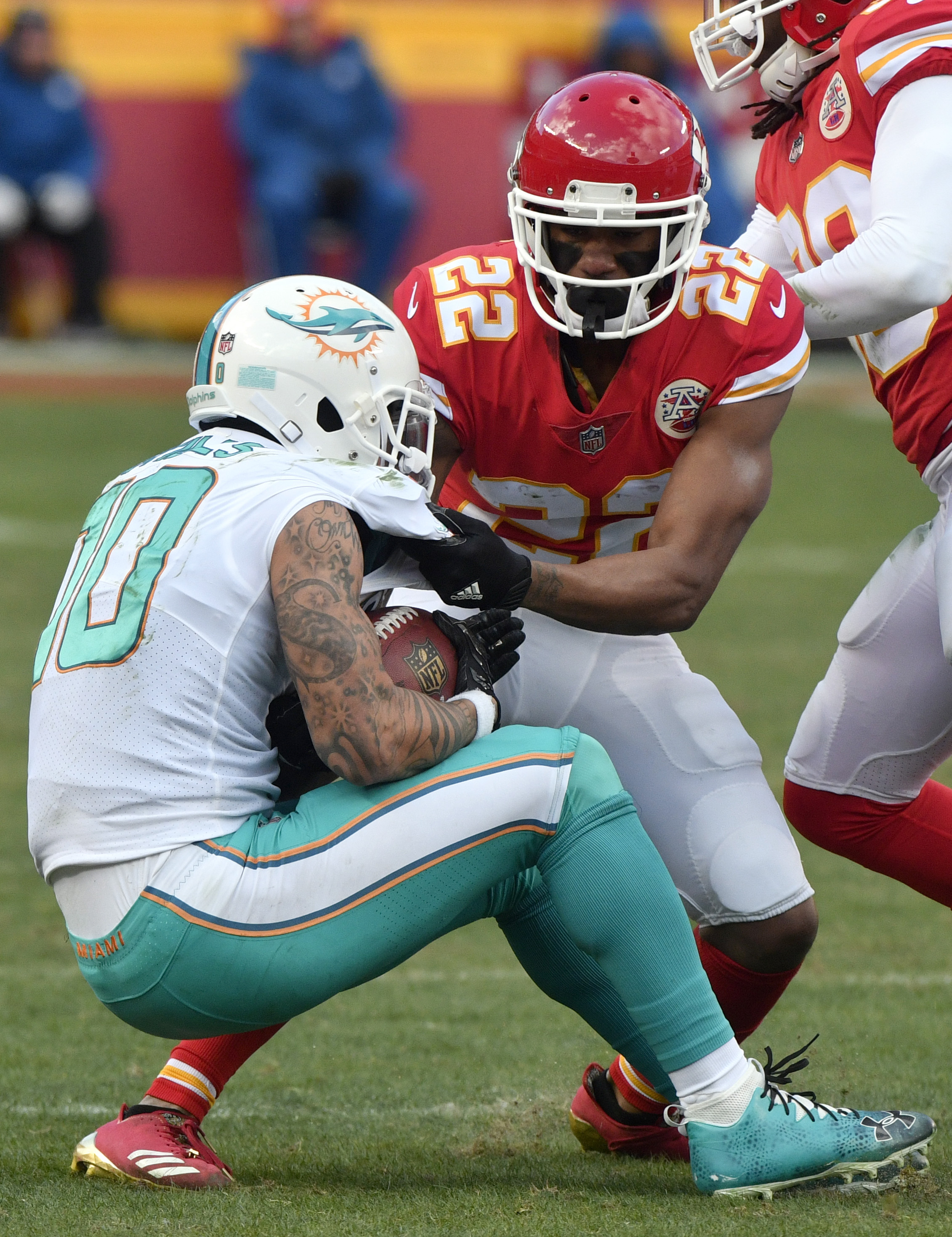 Dolphins' Cutler says he's undecided regarding 2018