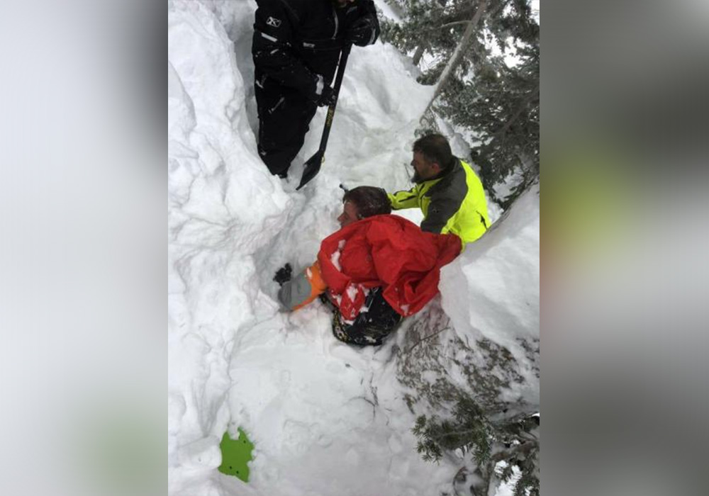 Snowmobiler buried in avalanche sustains only minor injuries