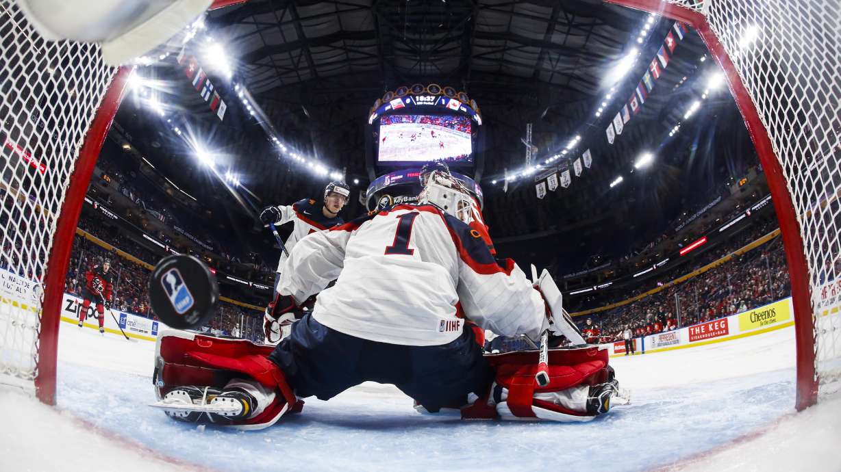 Bundle up: USA-Canada hockey rivalry going outdoors