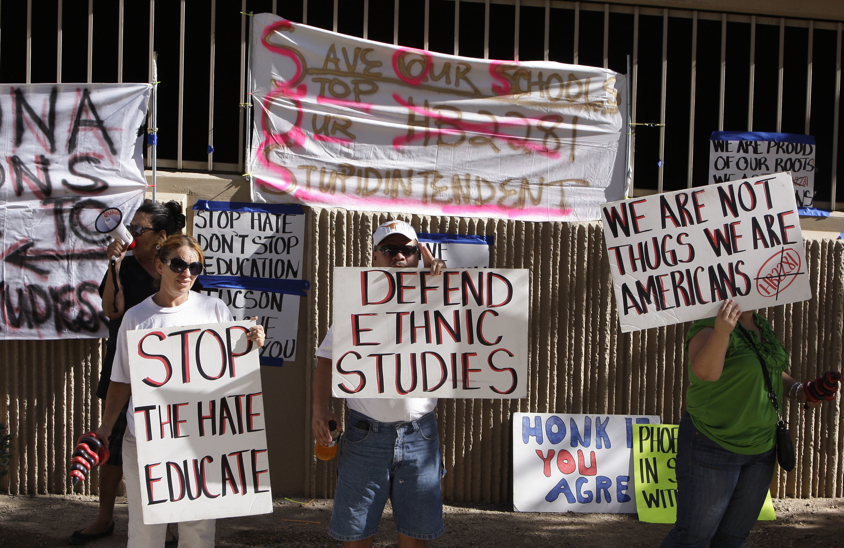 Judge blocks Arizona ethnic studies ban he found was racist