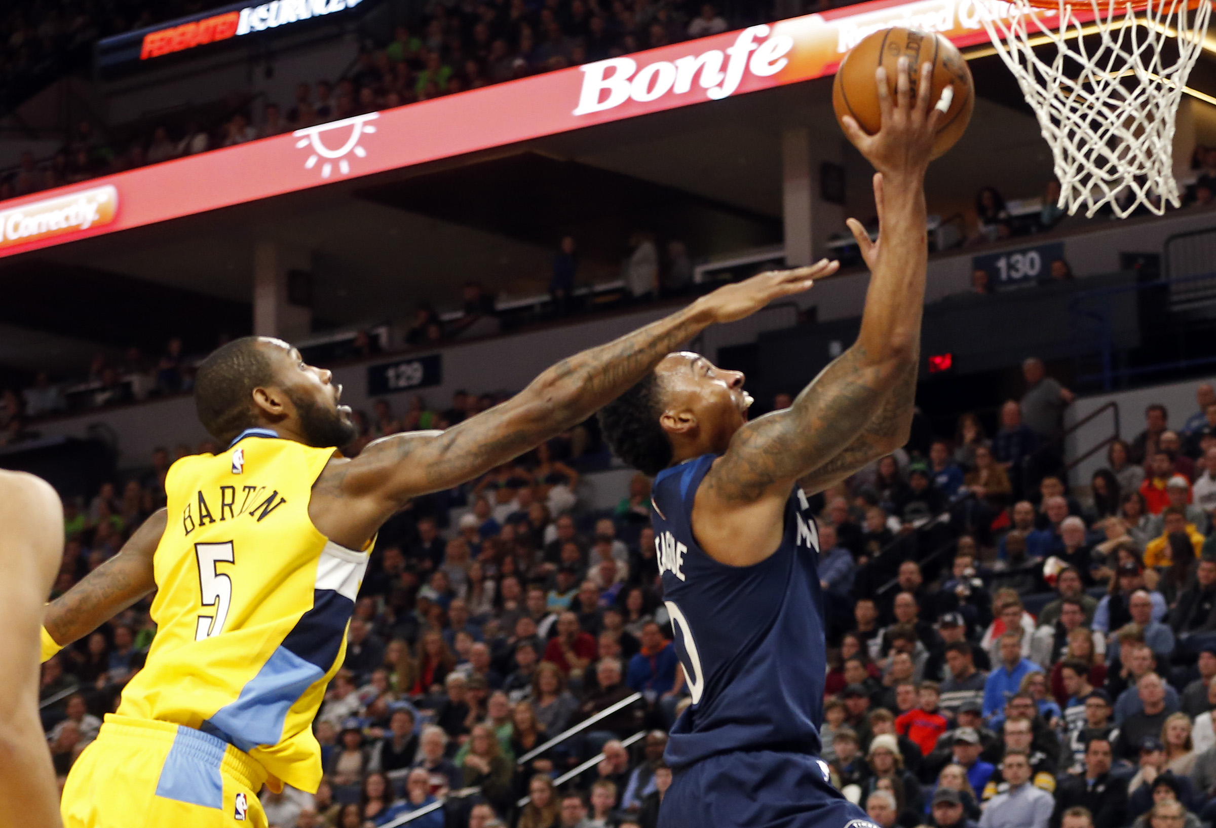 Timberwolves PG Teague sidelined by sprained knee