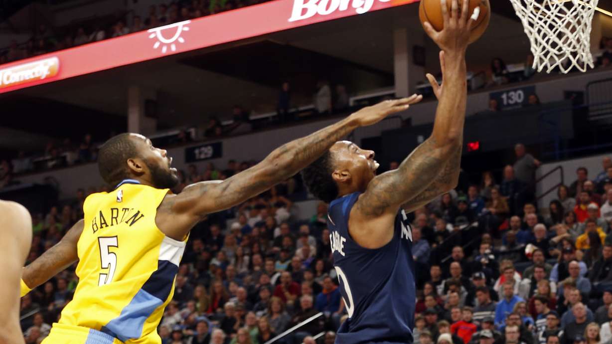 Timberwolves PG Teague sidelined by sprained knee