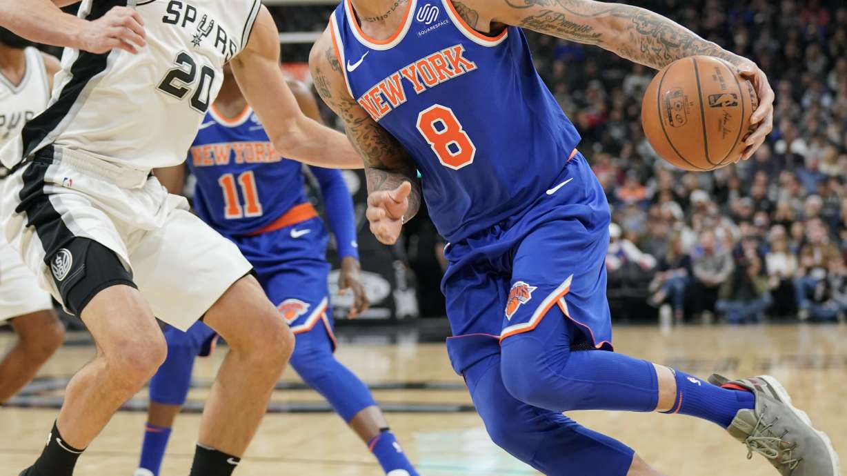 Aldridge leads Spurs' charge past Knicks, 119-107