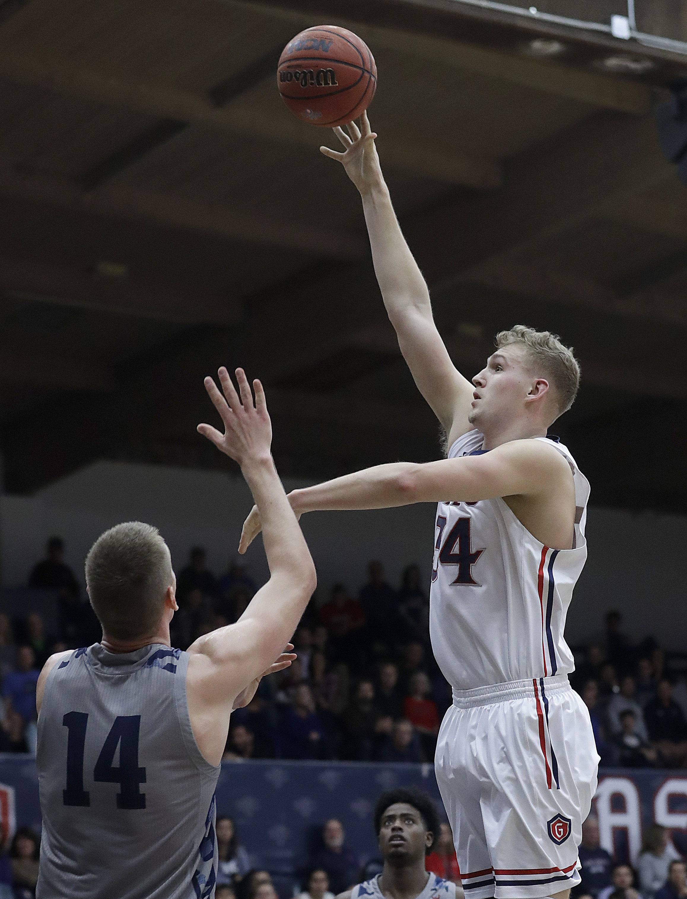 Landale leads Saint Mary's to victory over LMU in WCC opener