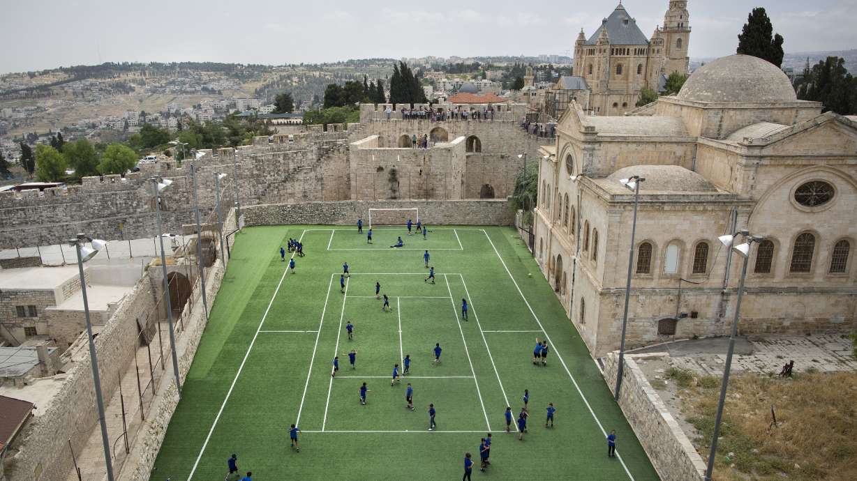 AP PHOTOS: Jerusalem walls offer glimpse of city's richness